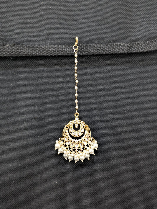 Dual Chandbali Glass Kundan Maang Tikka