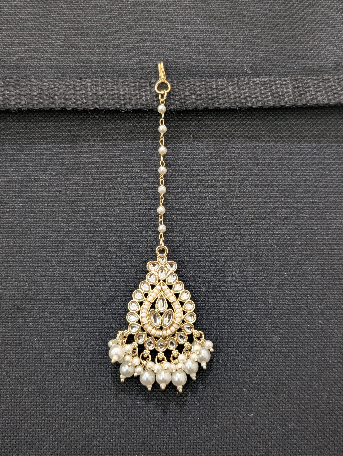 Teardrop Chandbali Glass Kundan Maang Tikka