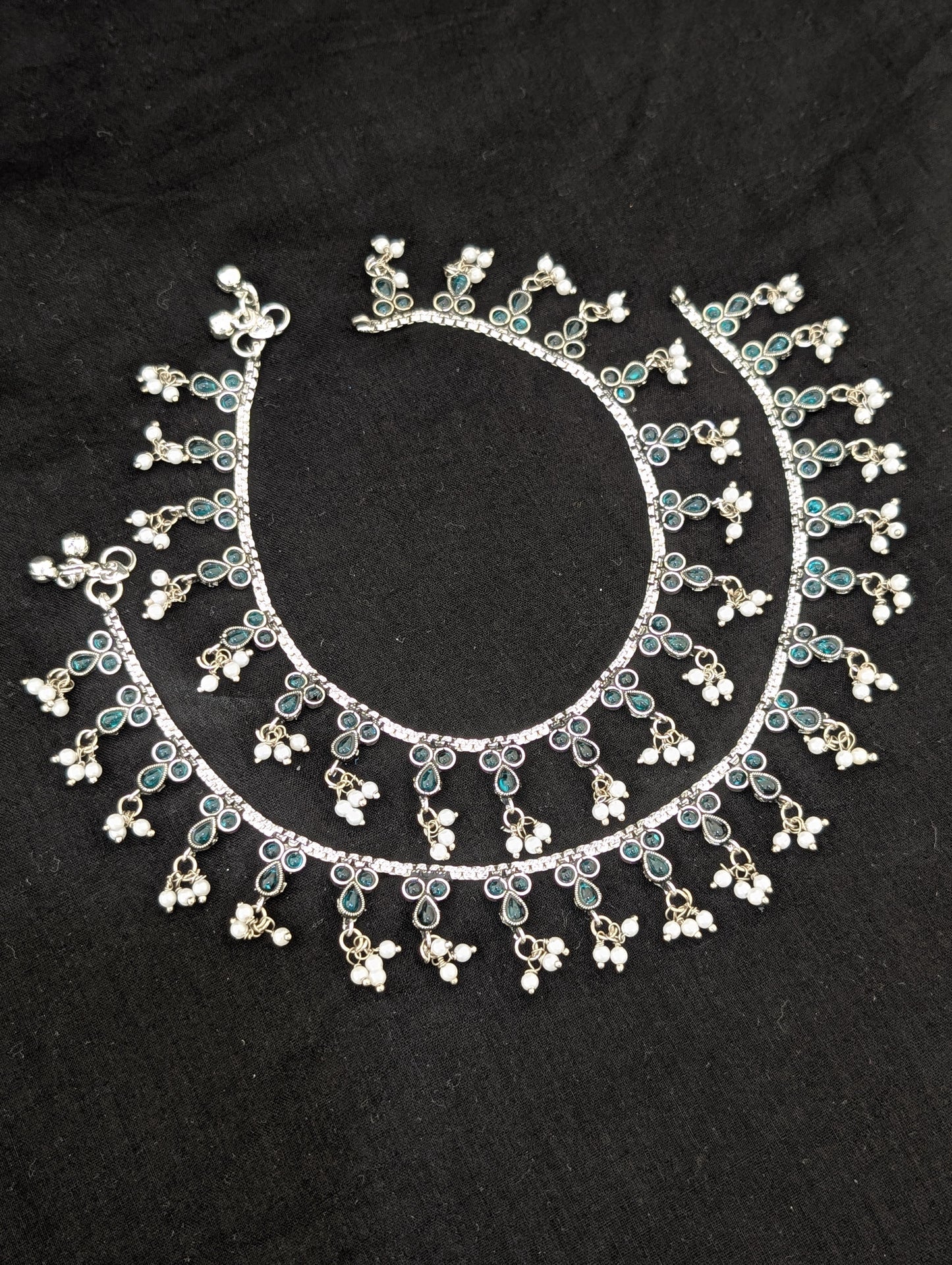 Kemp stone Bright Silver plated Pearl cluster Anklets
