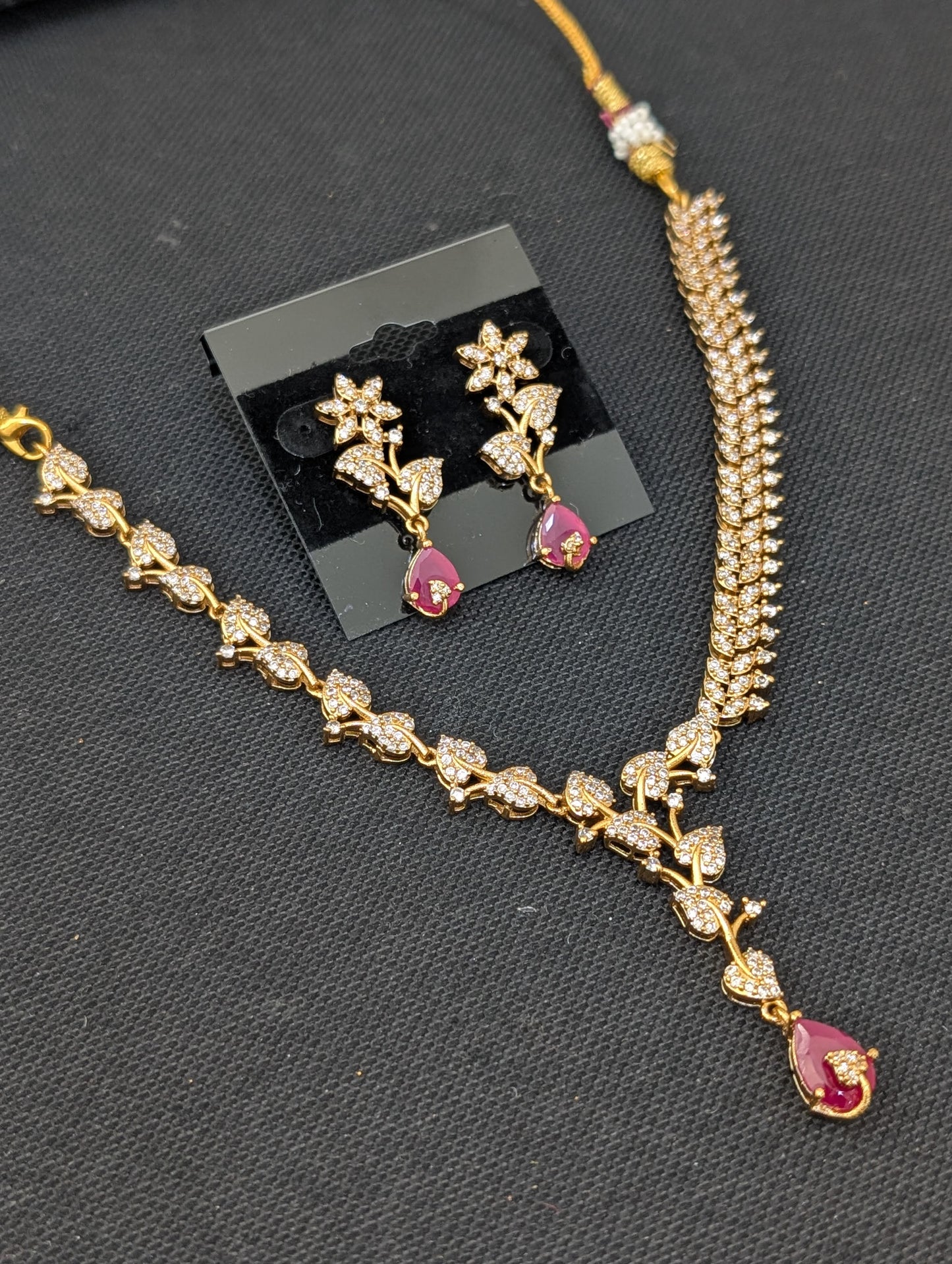Leafy Antique Choker Necklace set