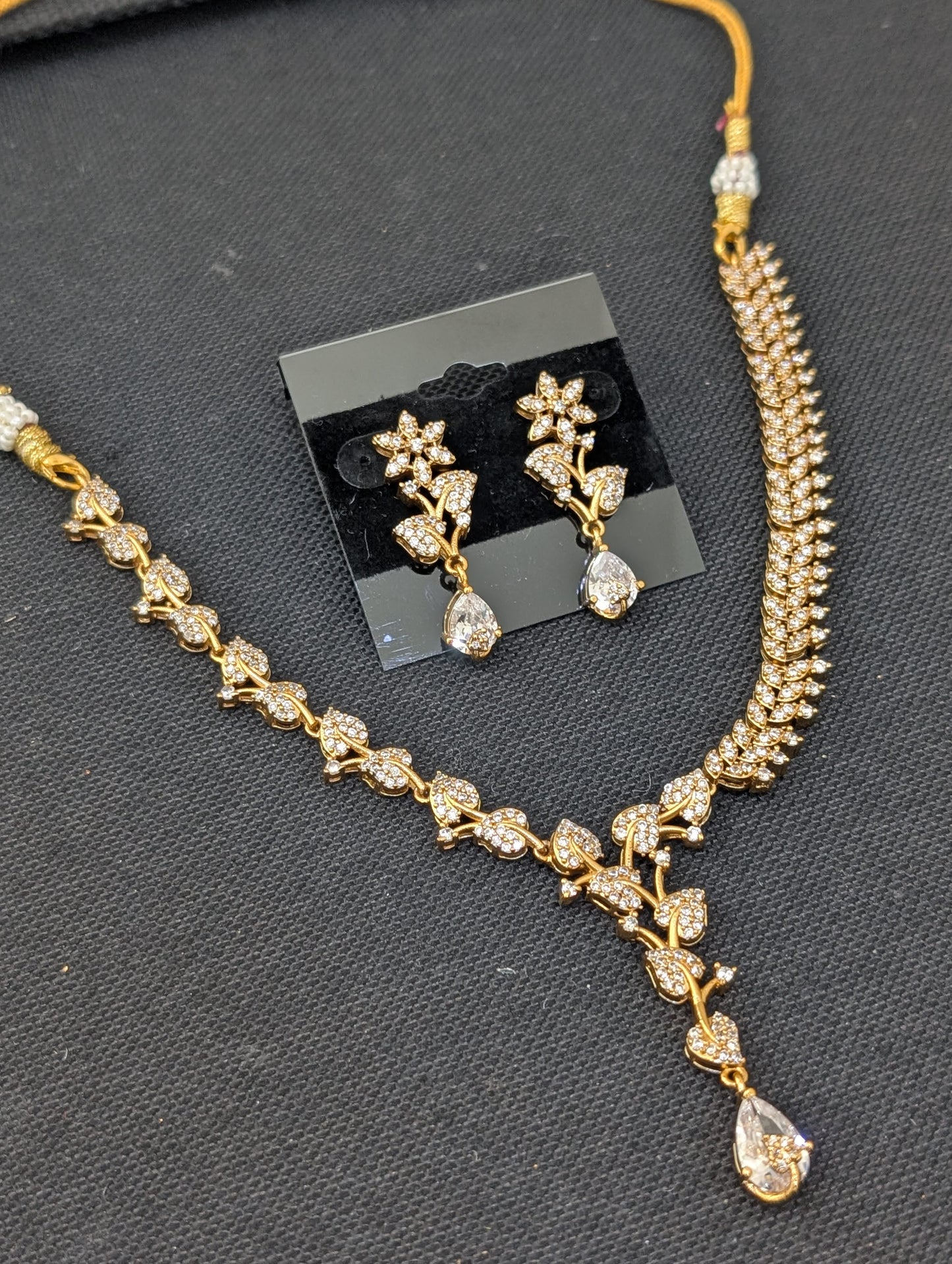 Leafy Antique Choker Necklace set