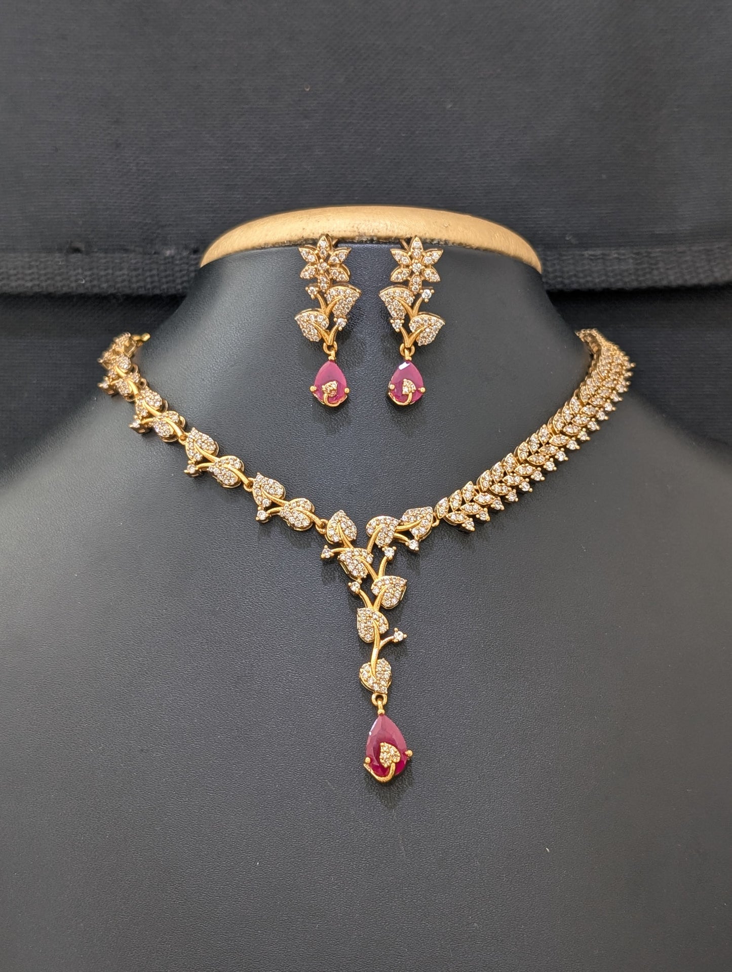 Leafy Antique Choker Necklace set
