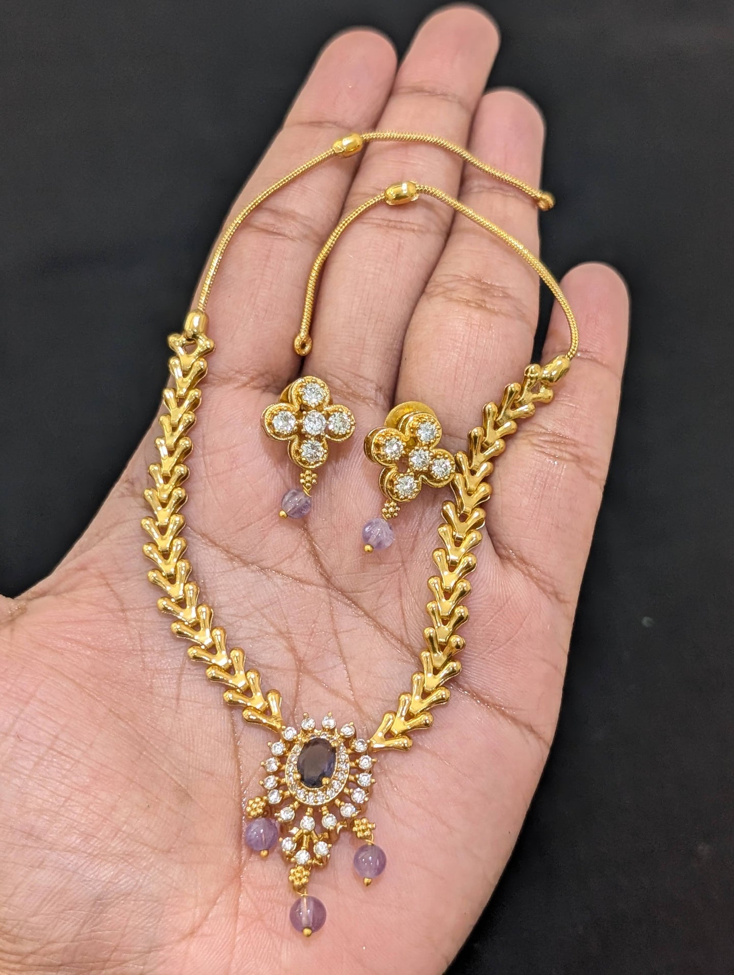Minimalistic Oval Pendant Choker Necklace set