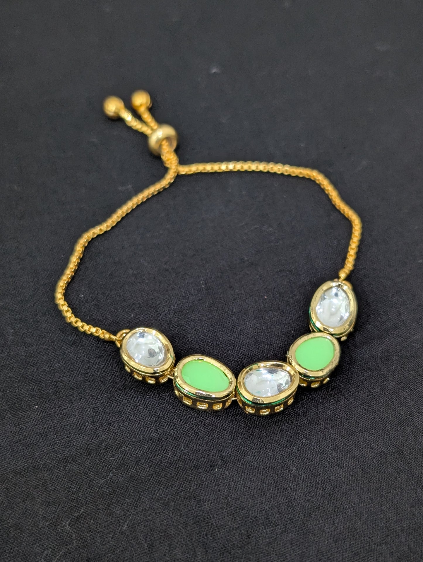 Oval Kundan Adjustable bracelet