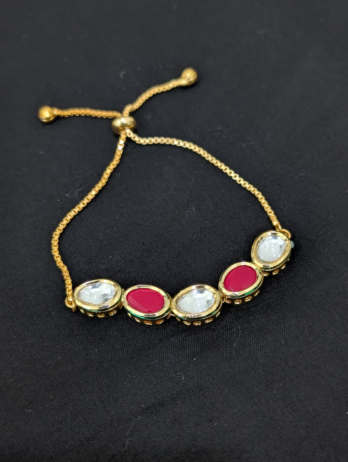 Oval Kundan Adjustable bracelet