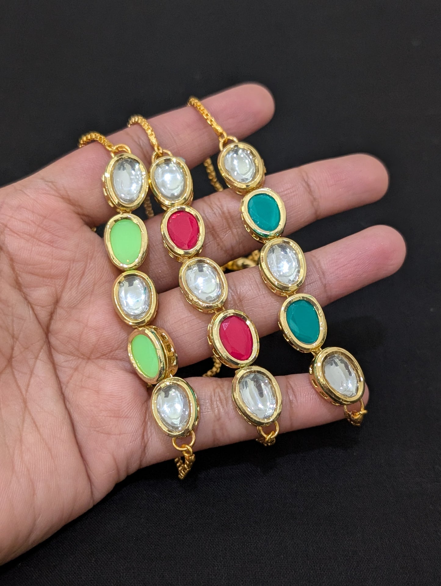 Oval Kundan Adjustable bracelet