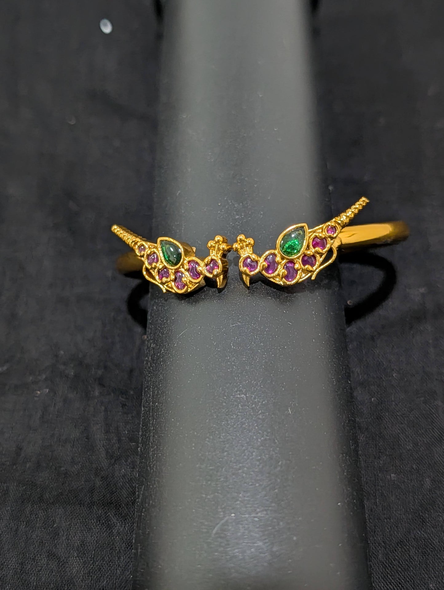 Bird design Kemp Flexible bangle bracelet