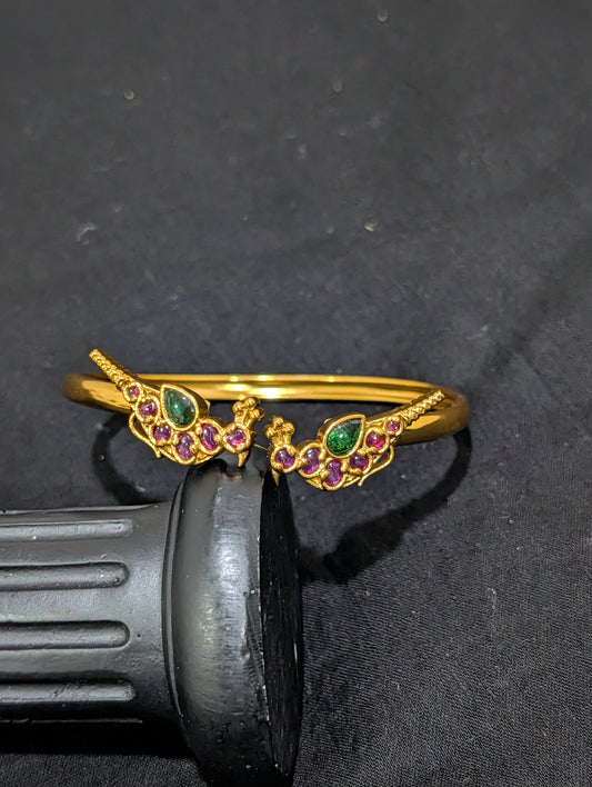 Bird design Kemp Flexible bangle bracelet