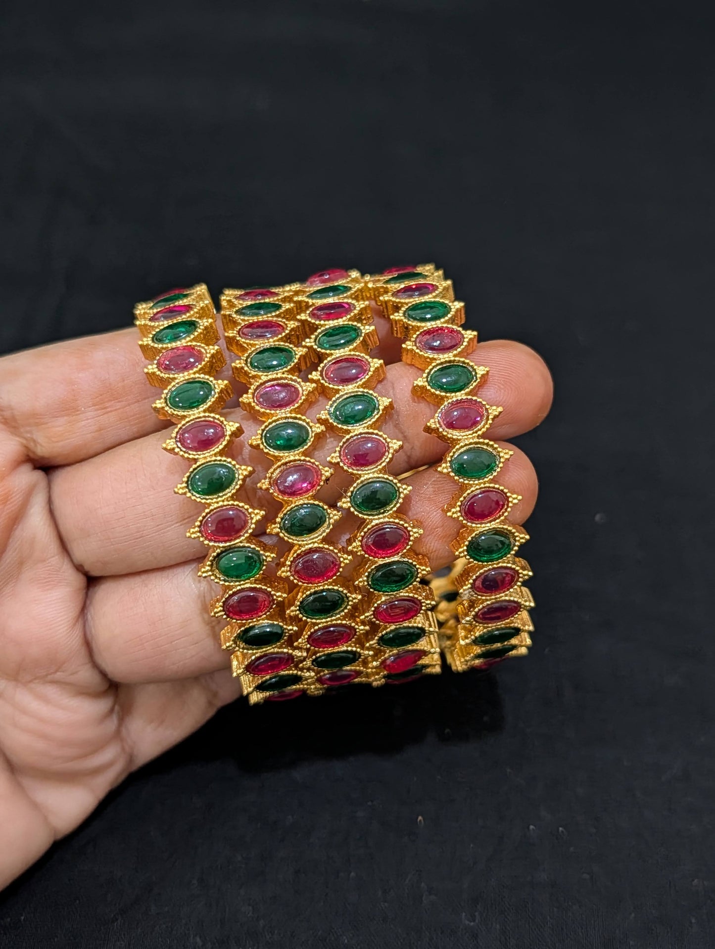 Oval kemp Traditional bangles - Set of 4