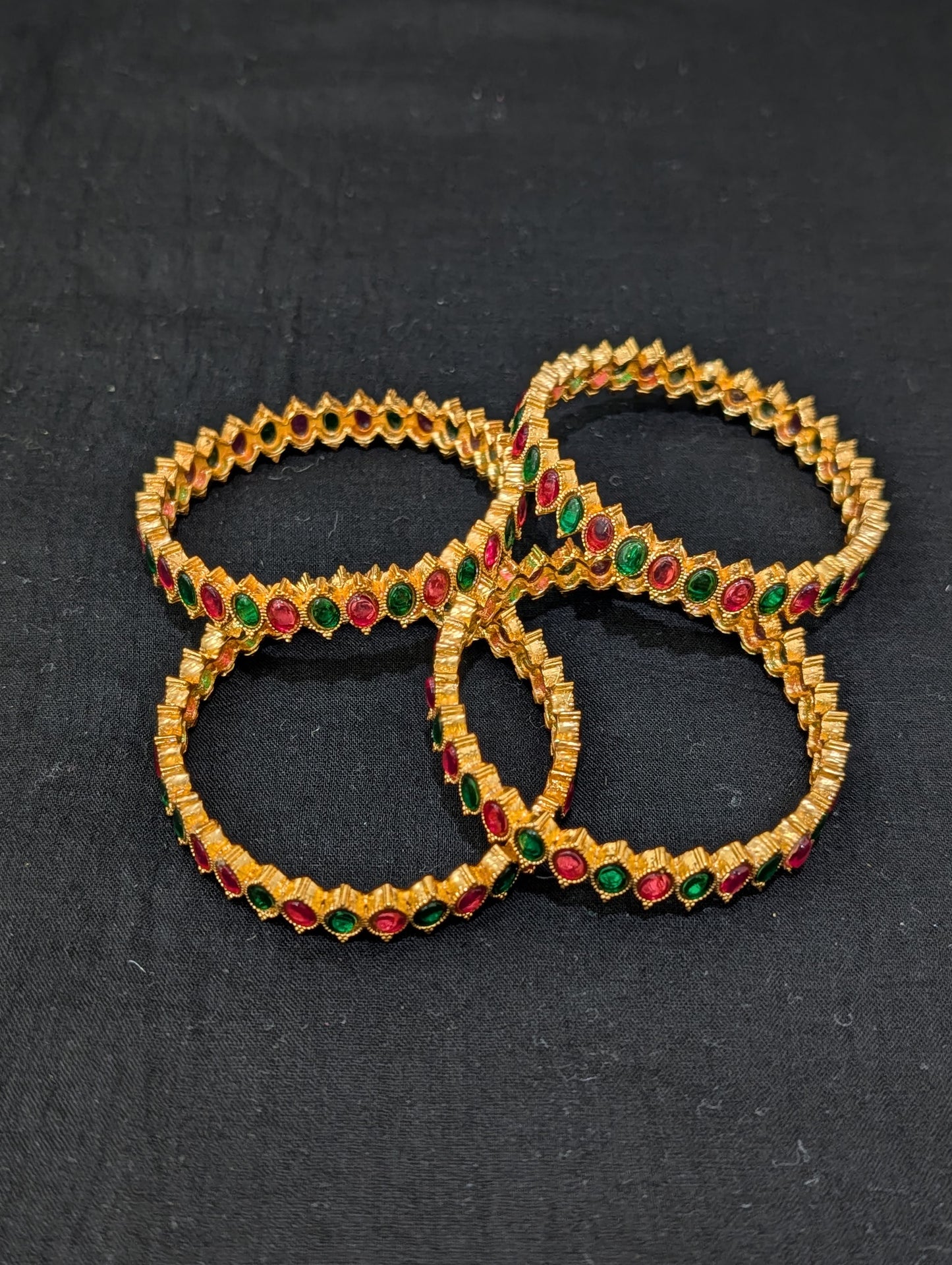Oval kemp Traditional bangles - Set of 4