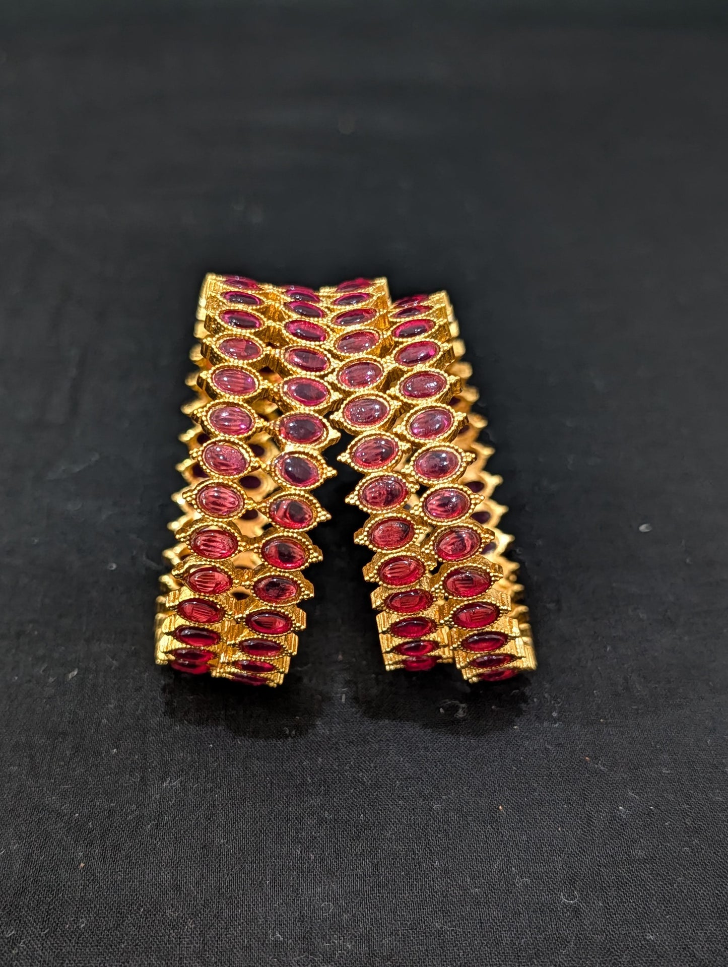 Oval kemp Traditional bangles - Set of 4