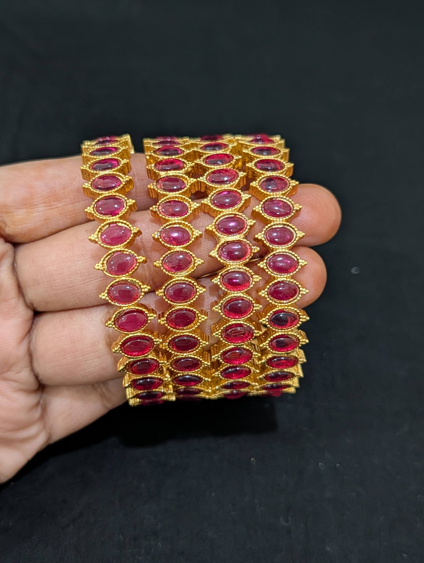 Oval kemp Traditional bangles - Set of 4