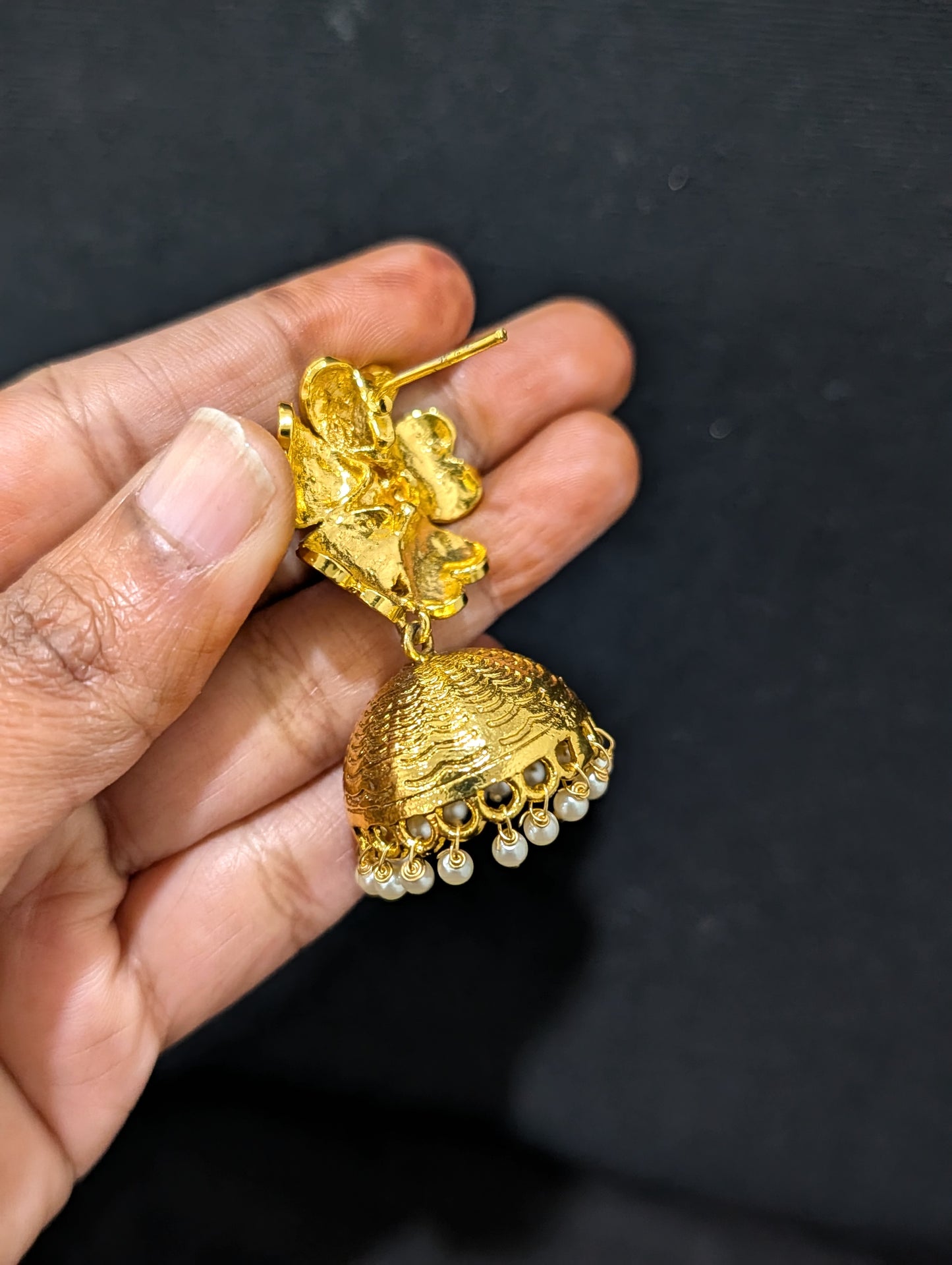 Shiny Gold plated Kundan Jhumka Earrings