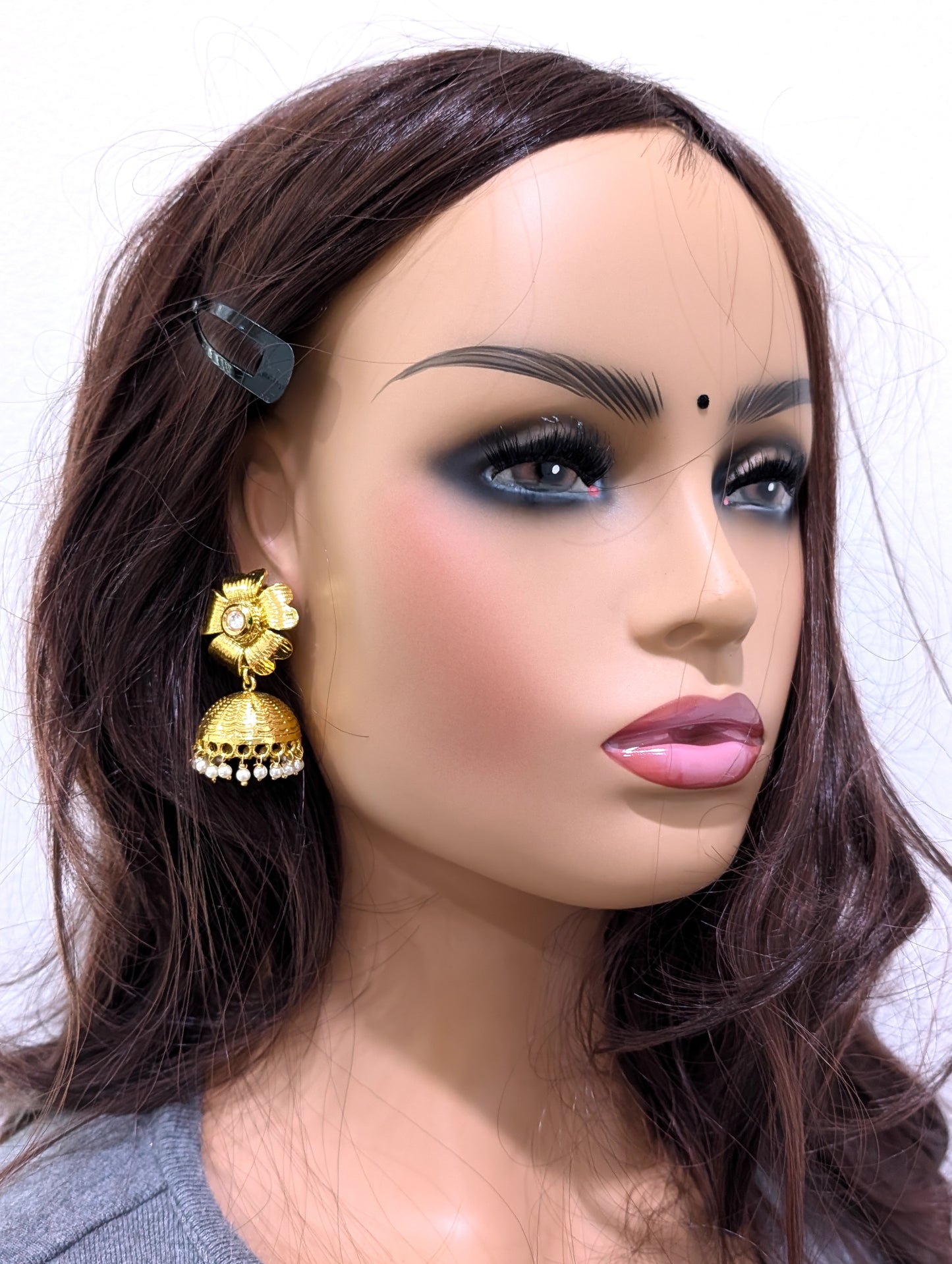 Shiny Gold plated Kundan Jhumka Earrings