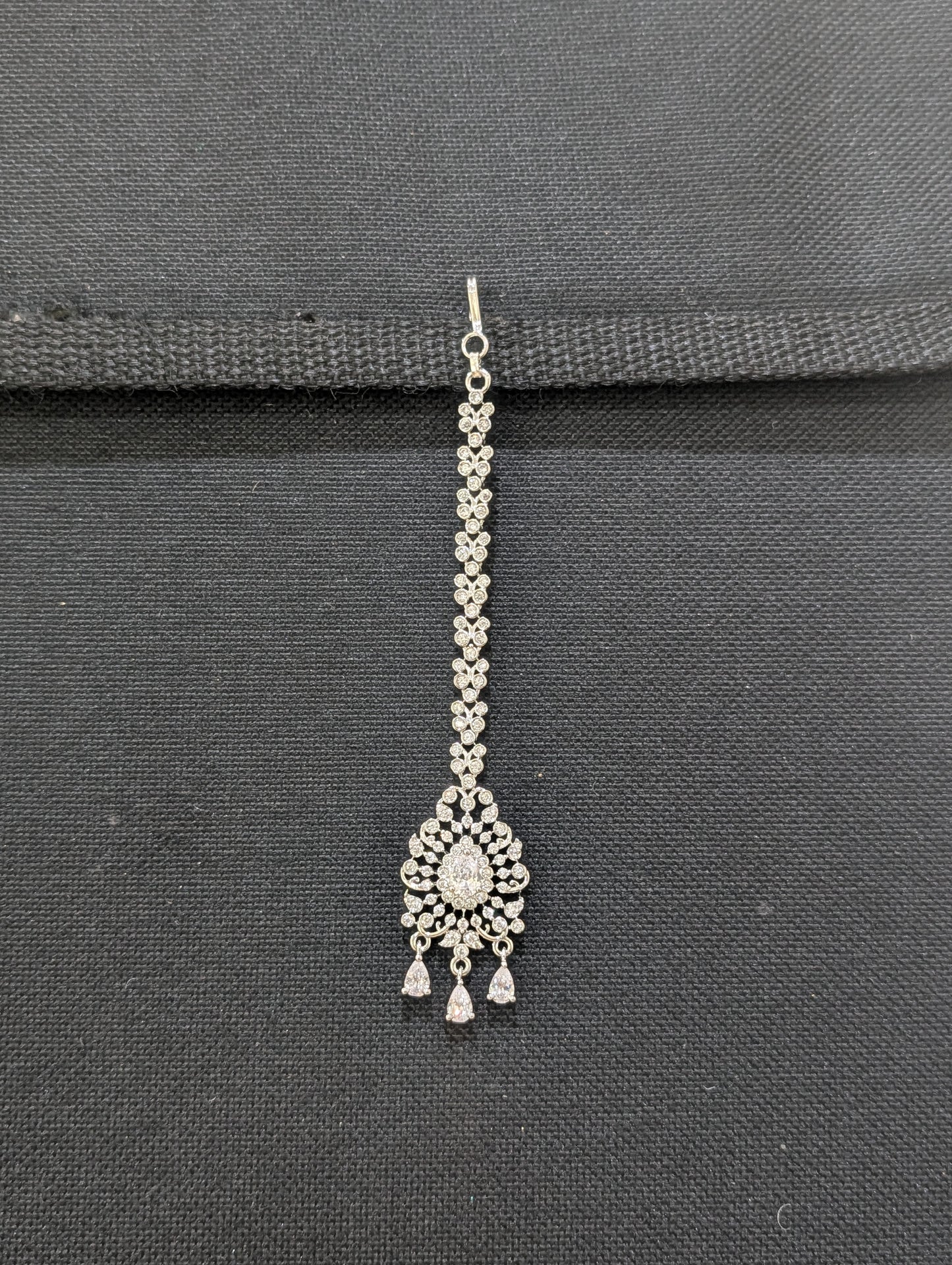 White gold plated Teardrop Maang Tikka
