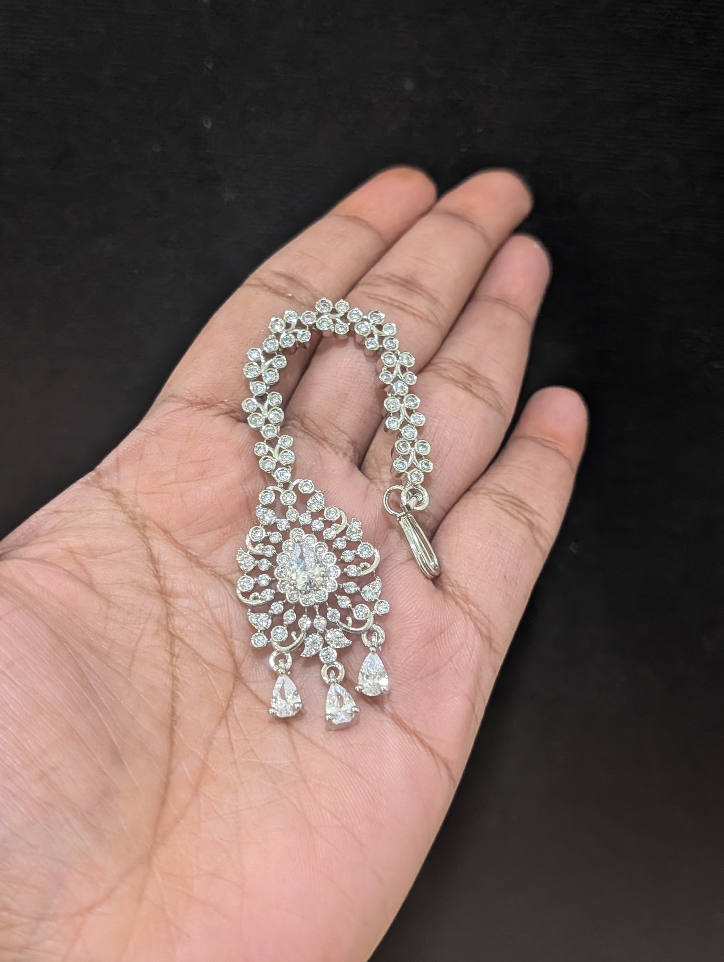 White gold plated Teardrop Maang Tikka