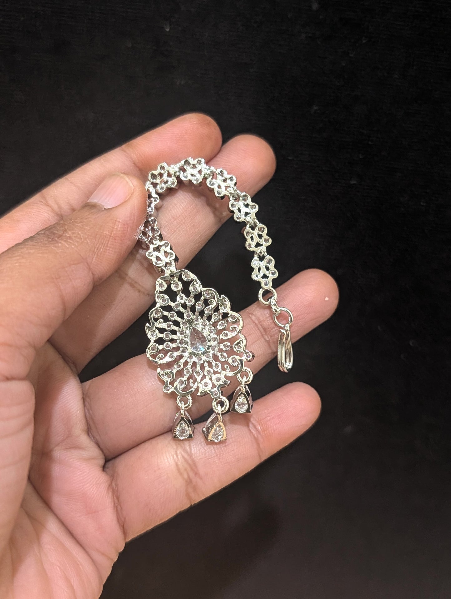 White gold plated Teardrop Maang Tikka