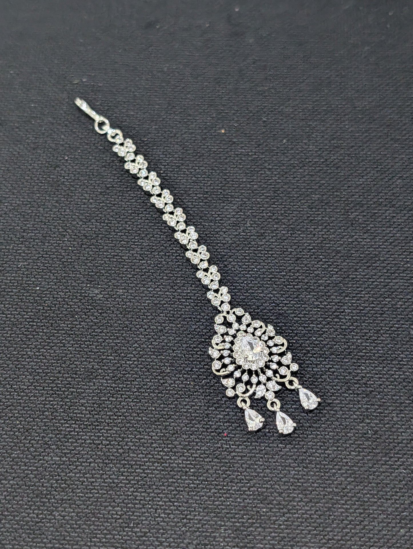 White gold plated Teardrop Maang Tikka