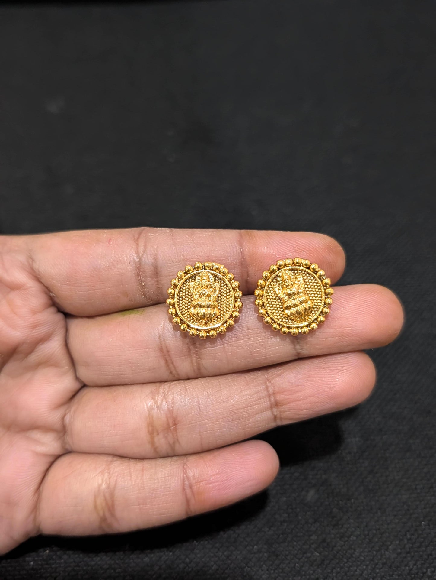 Goddess Lakshmi Round charm Choker Necklace set