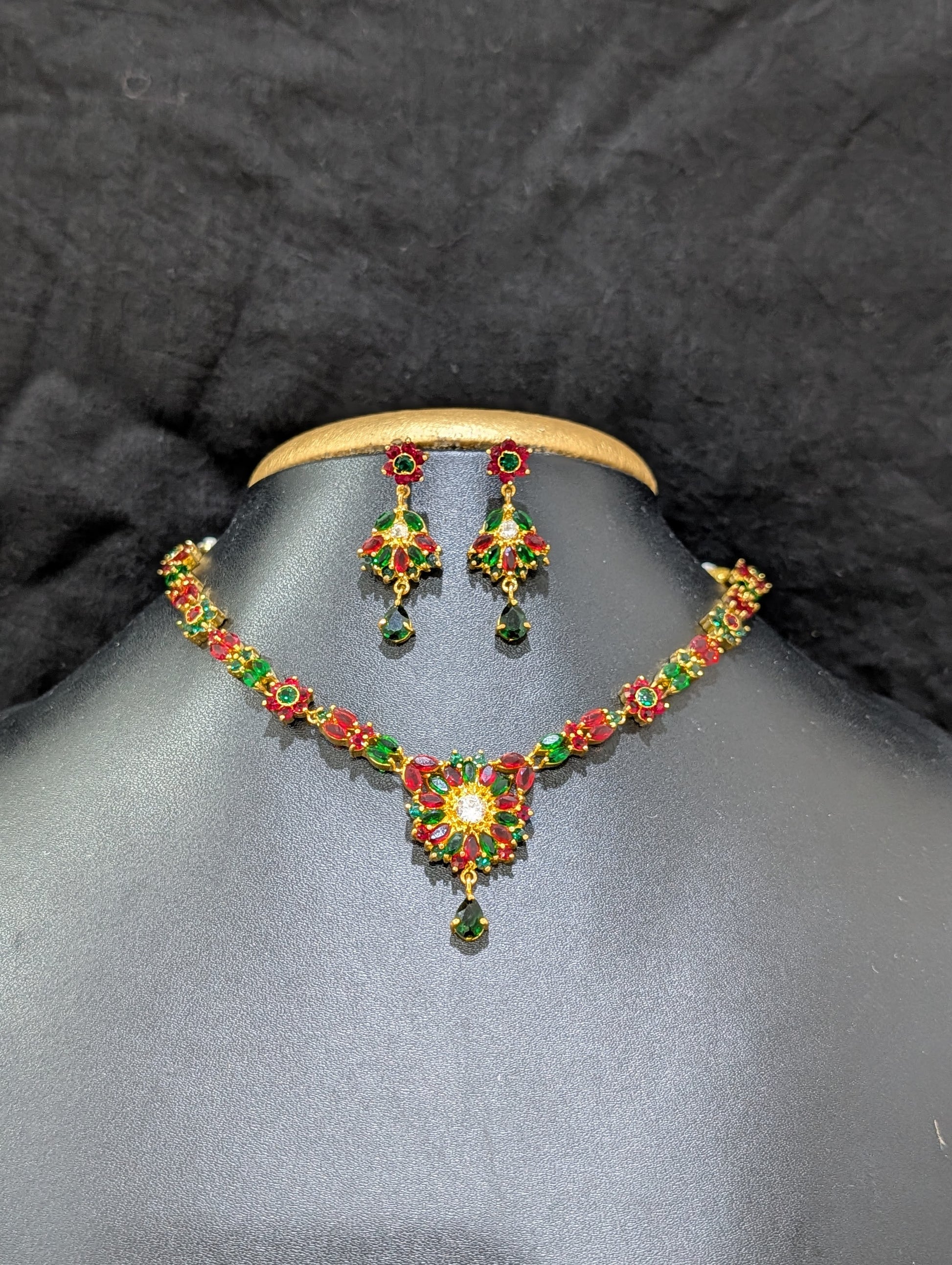 Flower CZ choker necklace and earrings set - Simpliful