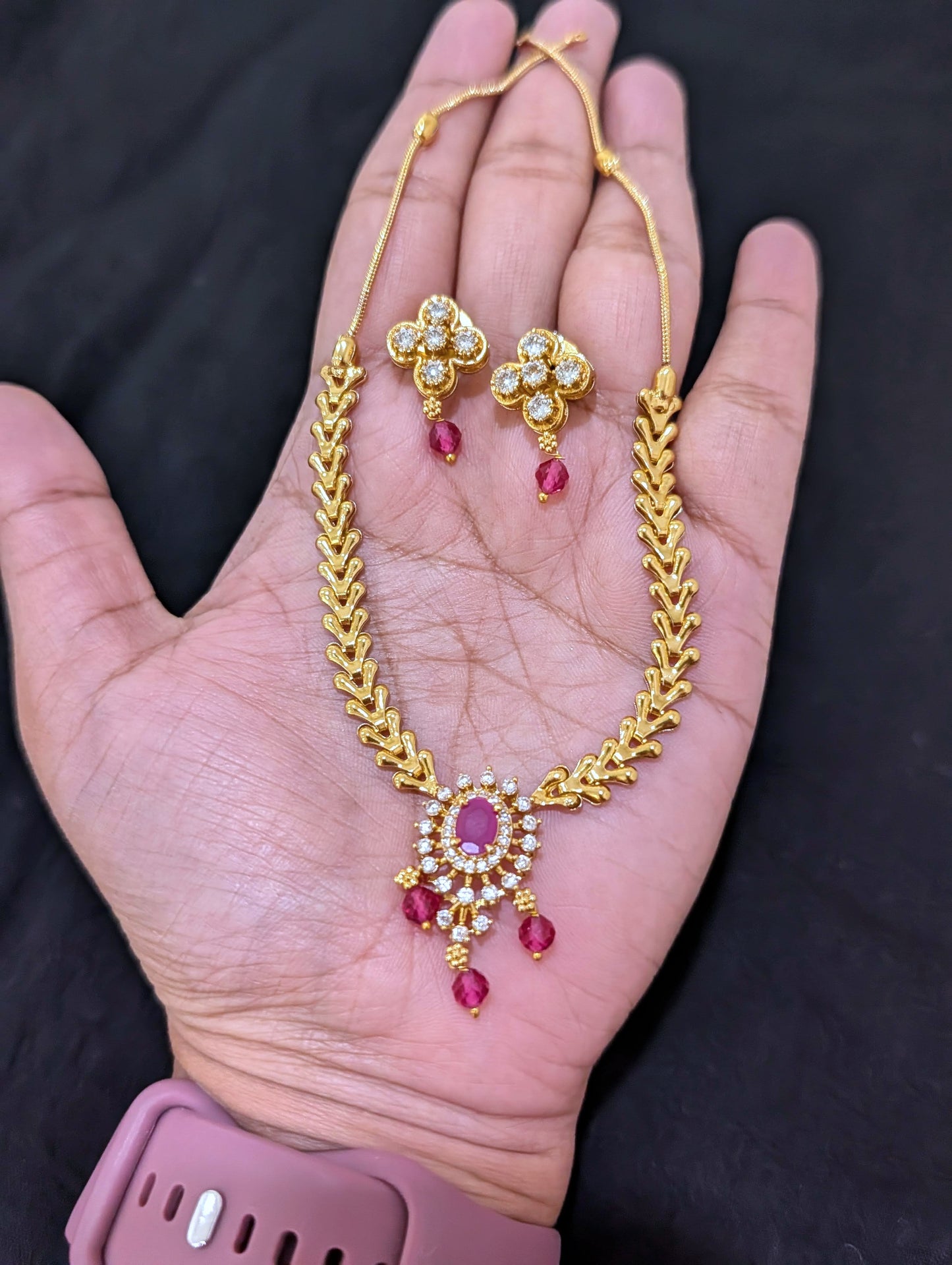 Minimalistic Oval Pendant Choker Necklace set