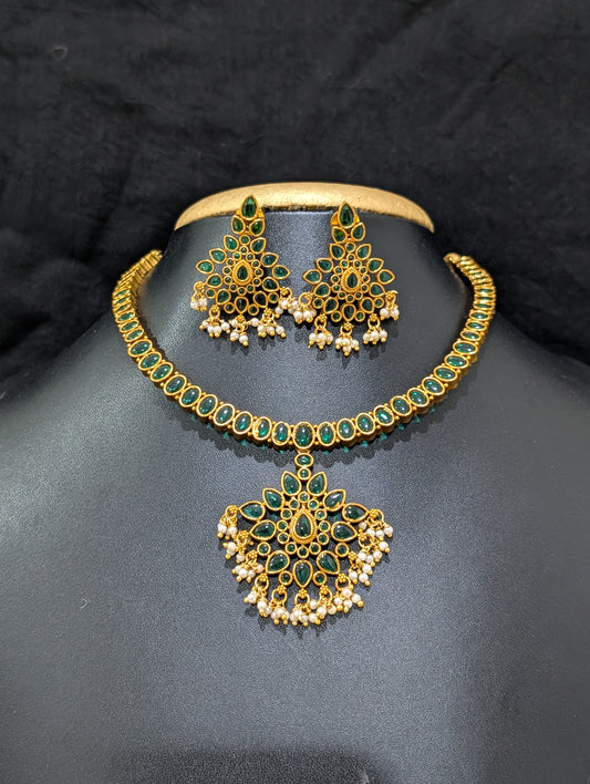 Kemp Adigai necklace and earrings set - Simpliful