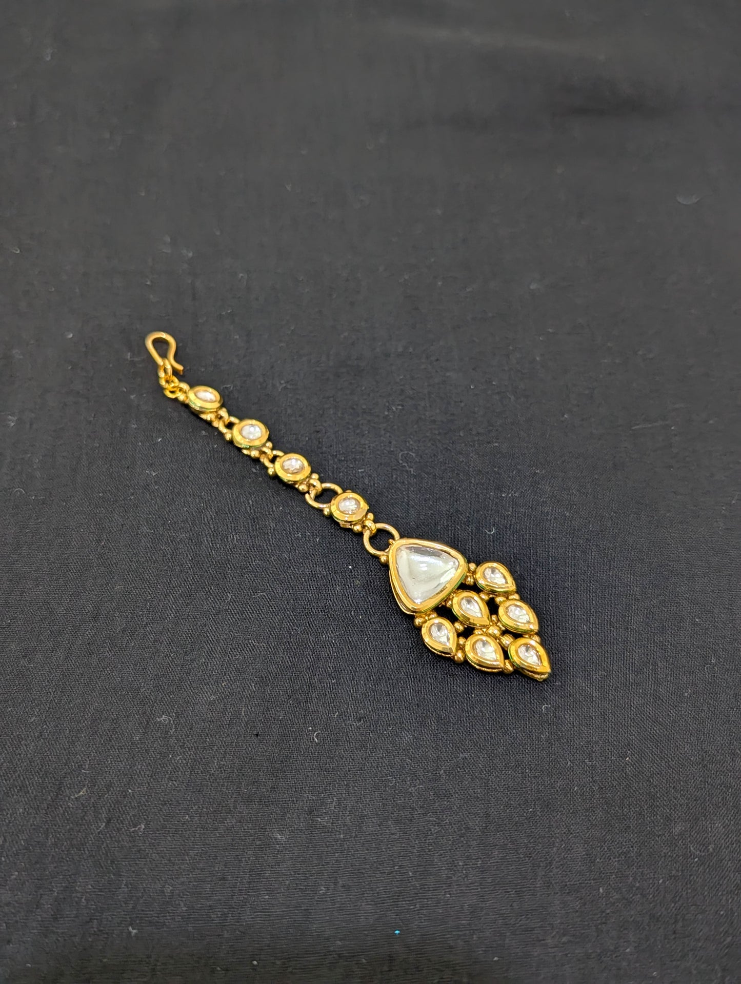 Diamond design Kundan Maang Tikka