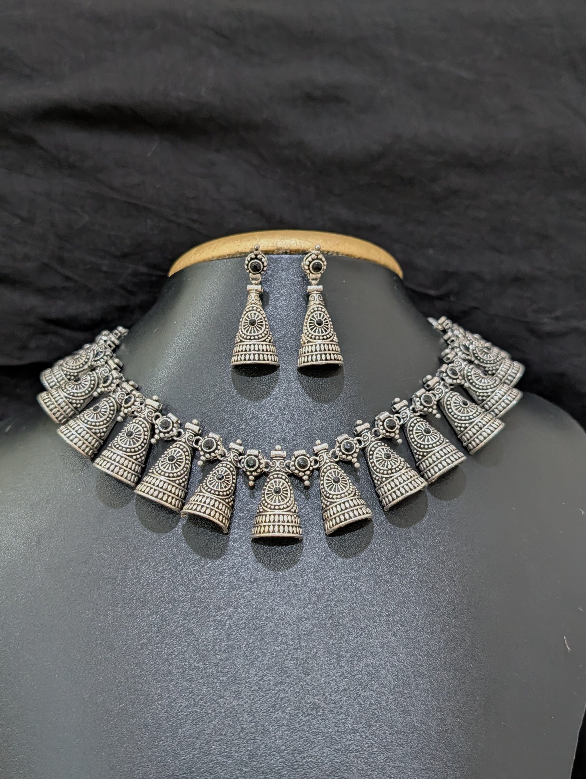 CLEARANCE SALE - Oxidized silver Choker Necklace and Earrings set - Simpliful