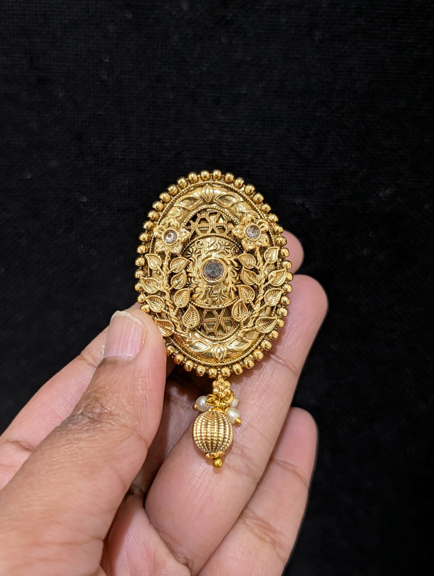 Oval design Antique gold plated Saree Brooch