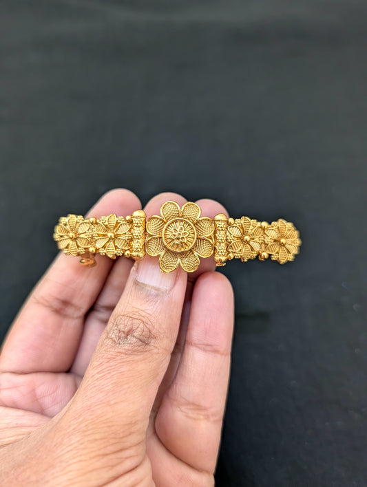 Flower design gold plated Mini hair clip