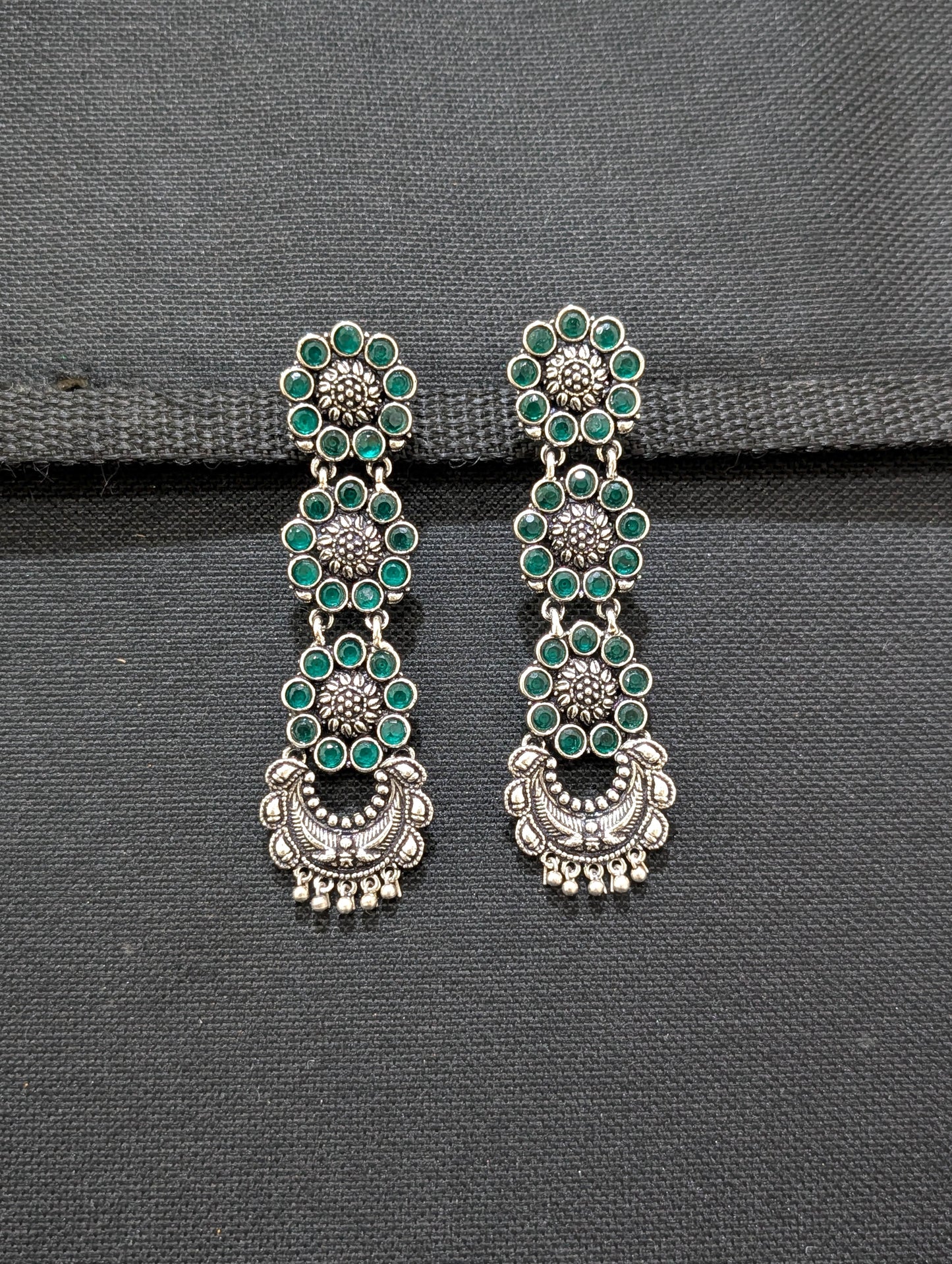 Triple flower linked arc design oxidized Dangle earrings - Simpliful