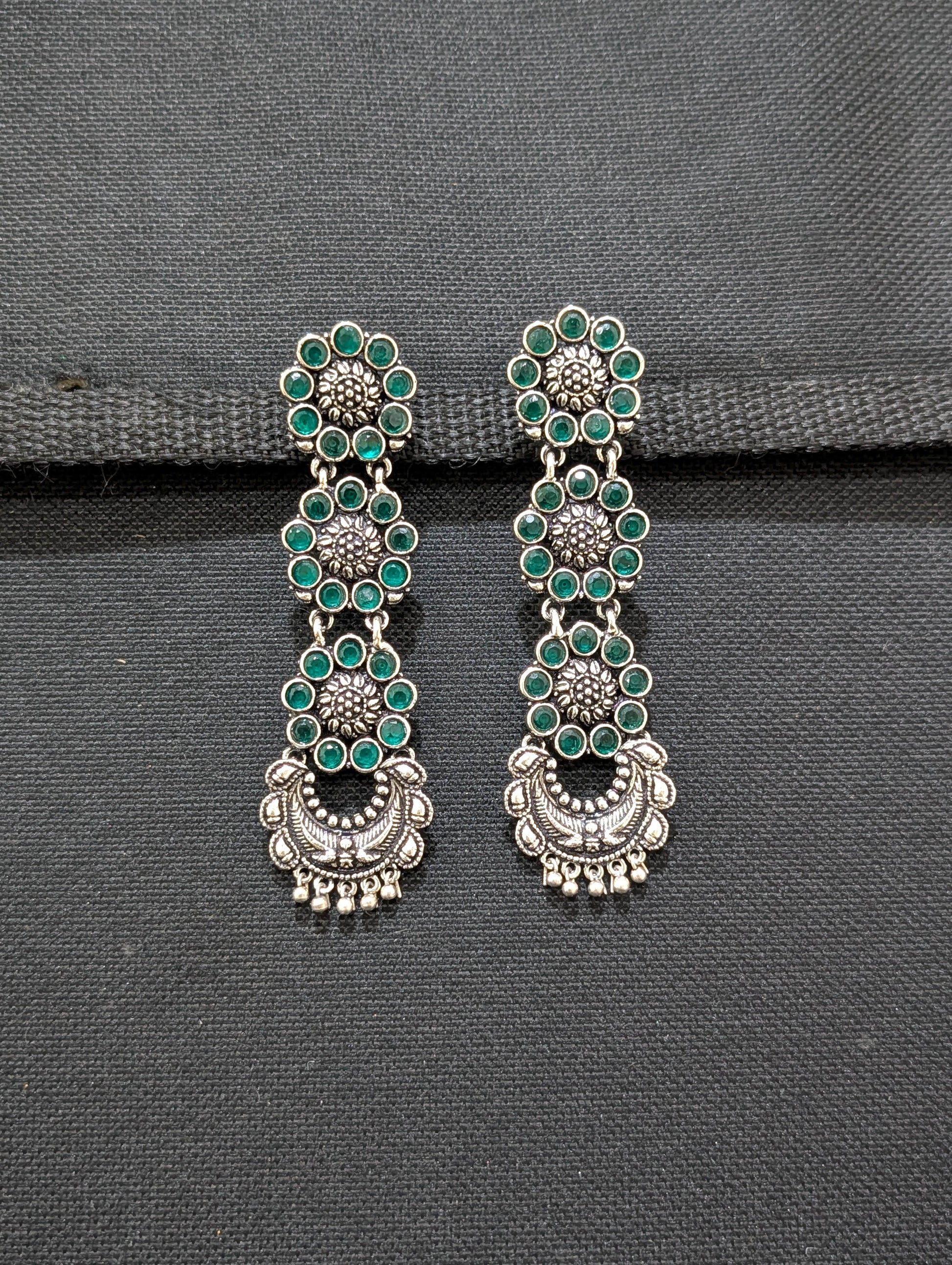 Triple flower linked arc design oxidized Dangle earrings - Simpliful