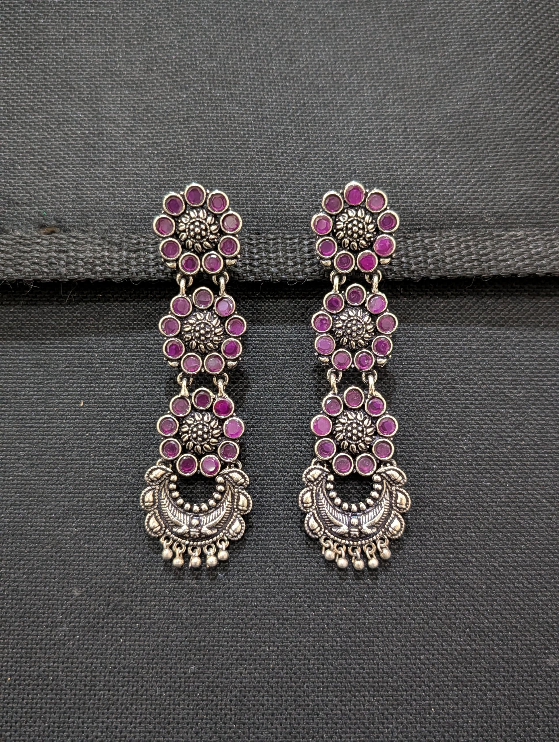 Triple flower linked arc design oxidized Dangle earrings - Simpliful