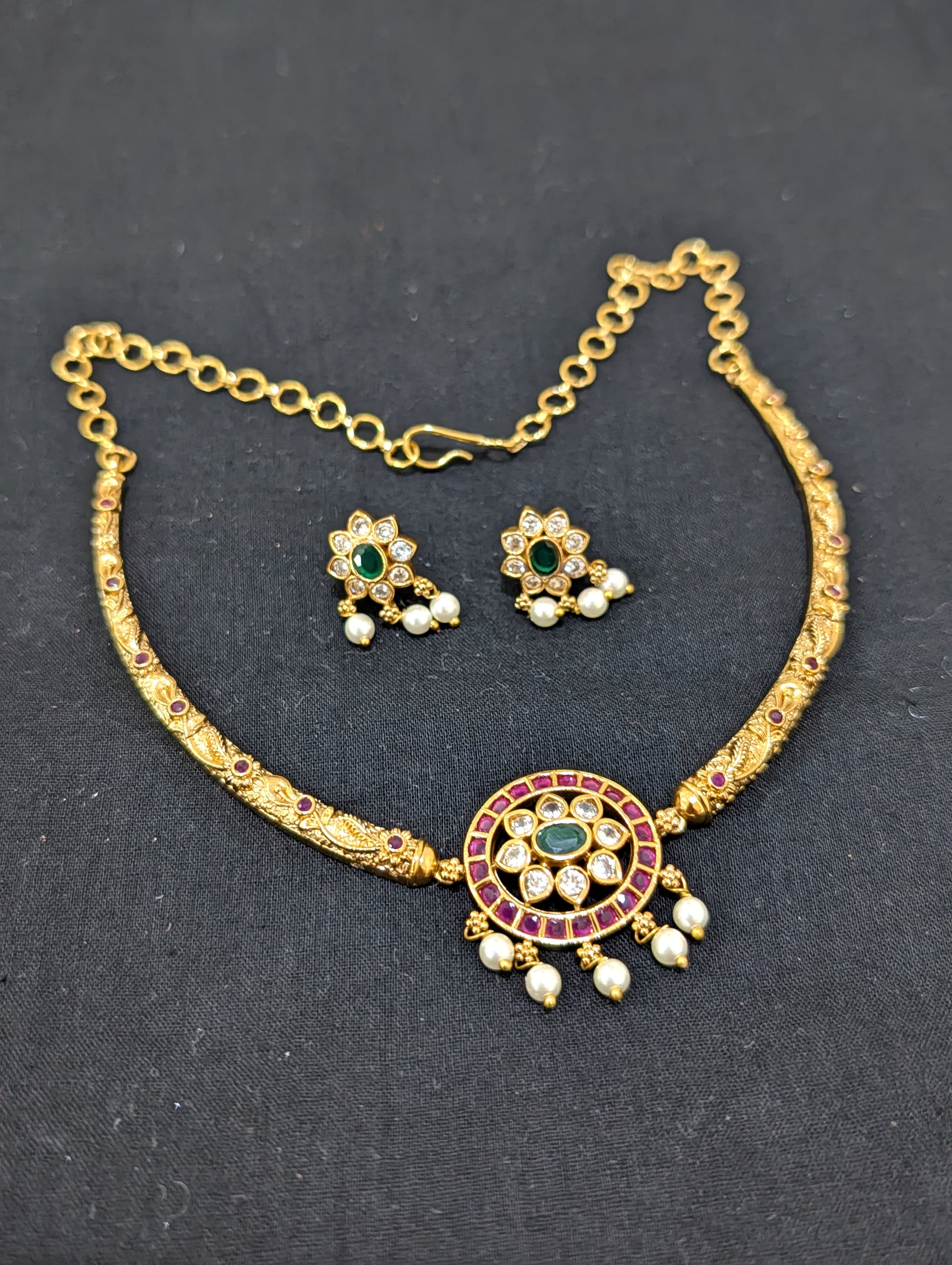 Shiny gold plated Hasli Choker Necklace set - Simpliful