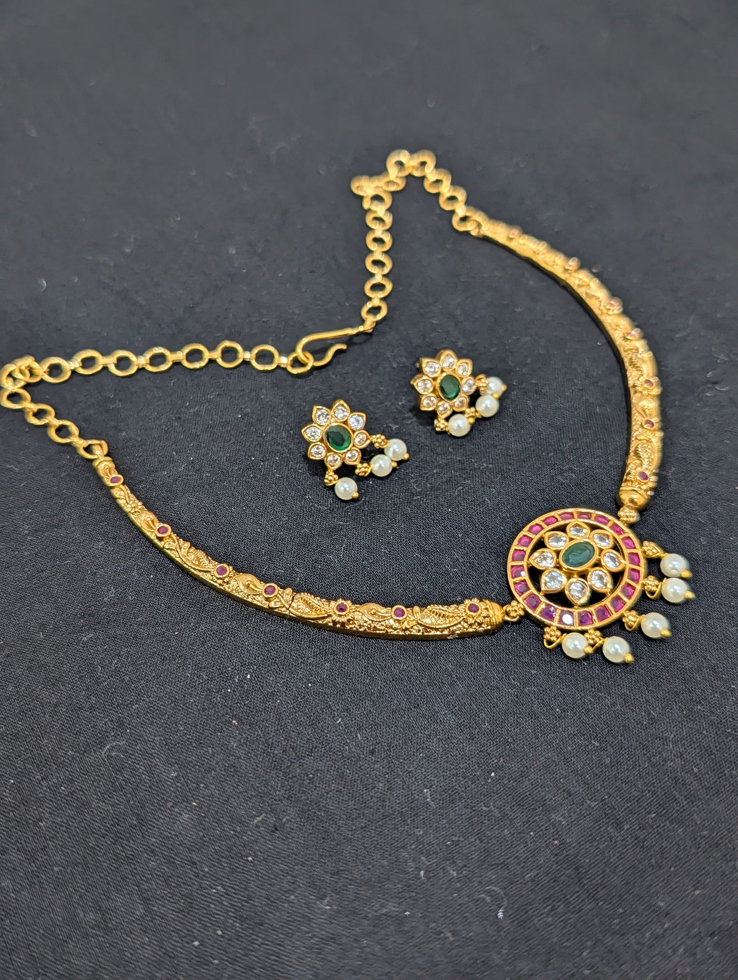 Shiny gold plated Hasli Choker Necklace set - Simpliful