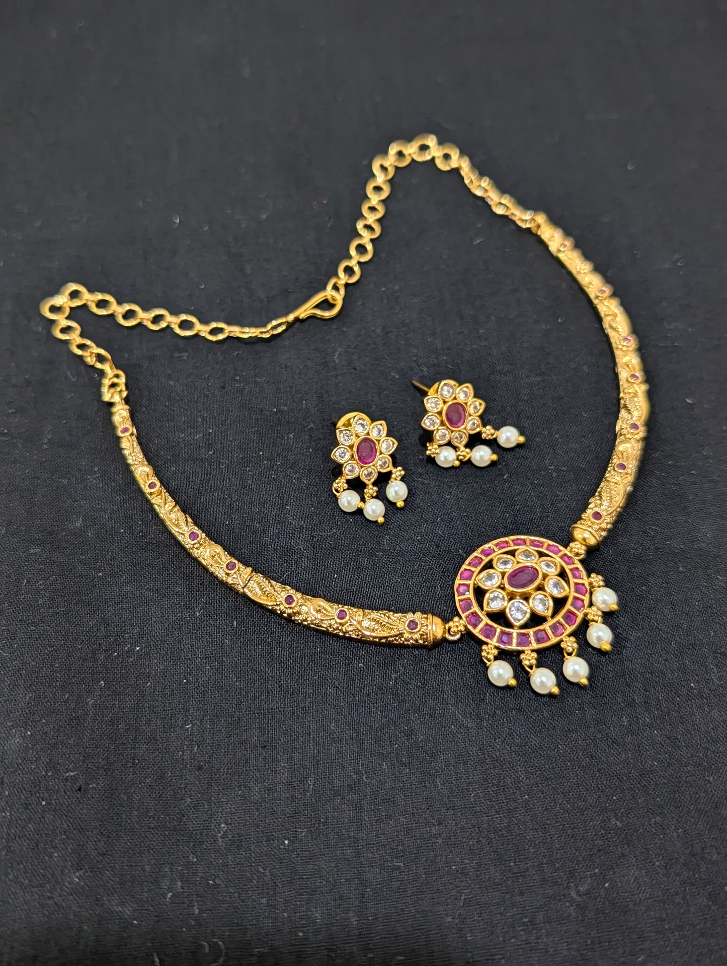 Shiny gold plated Hasli Choker Necklace set - Simpliful