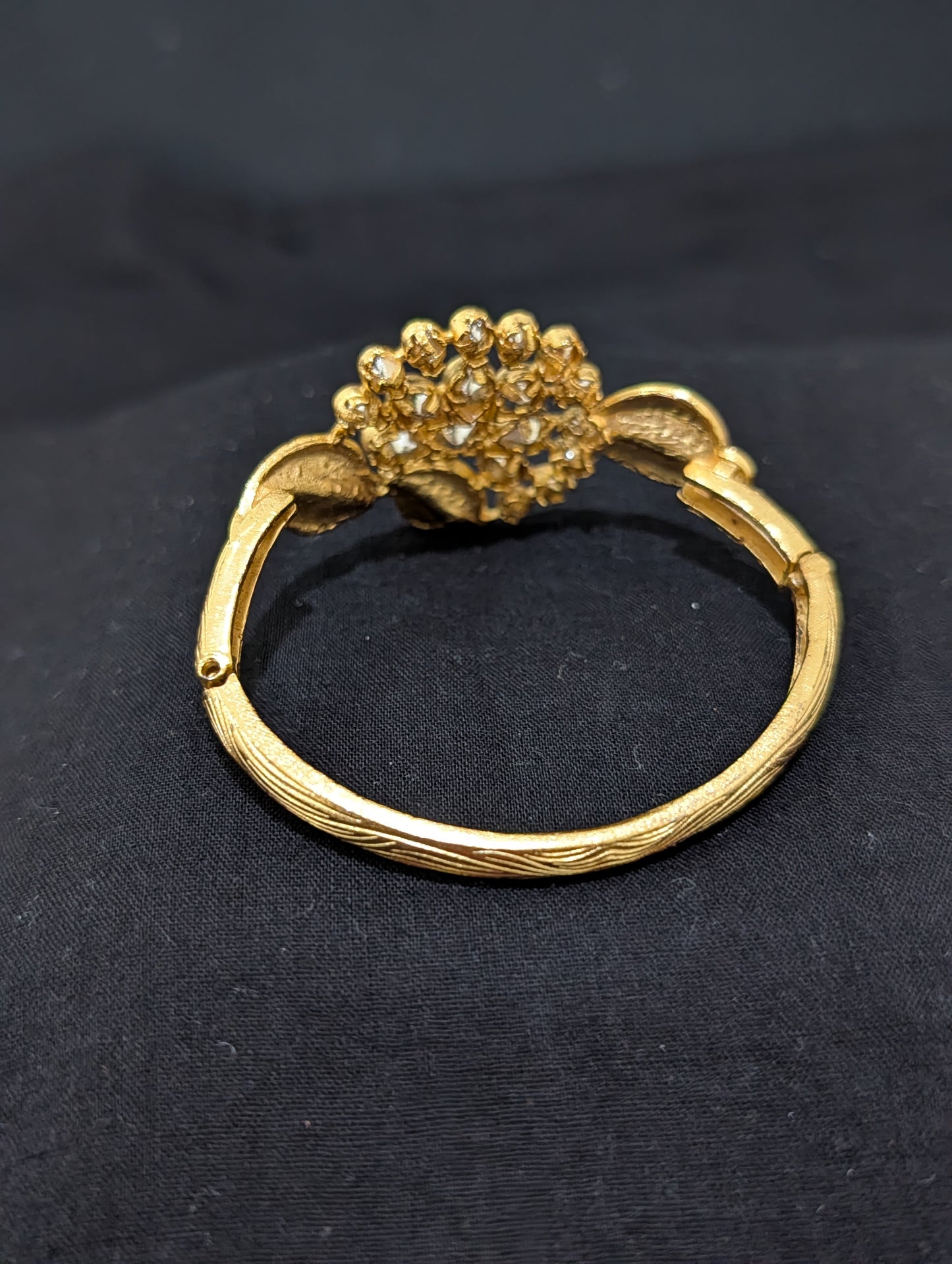 Leafy flower design uncut kundan bangle bracelet - Simpliful