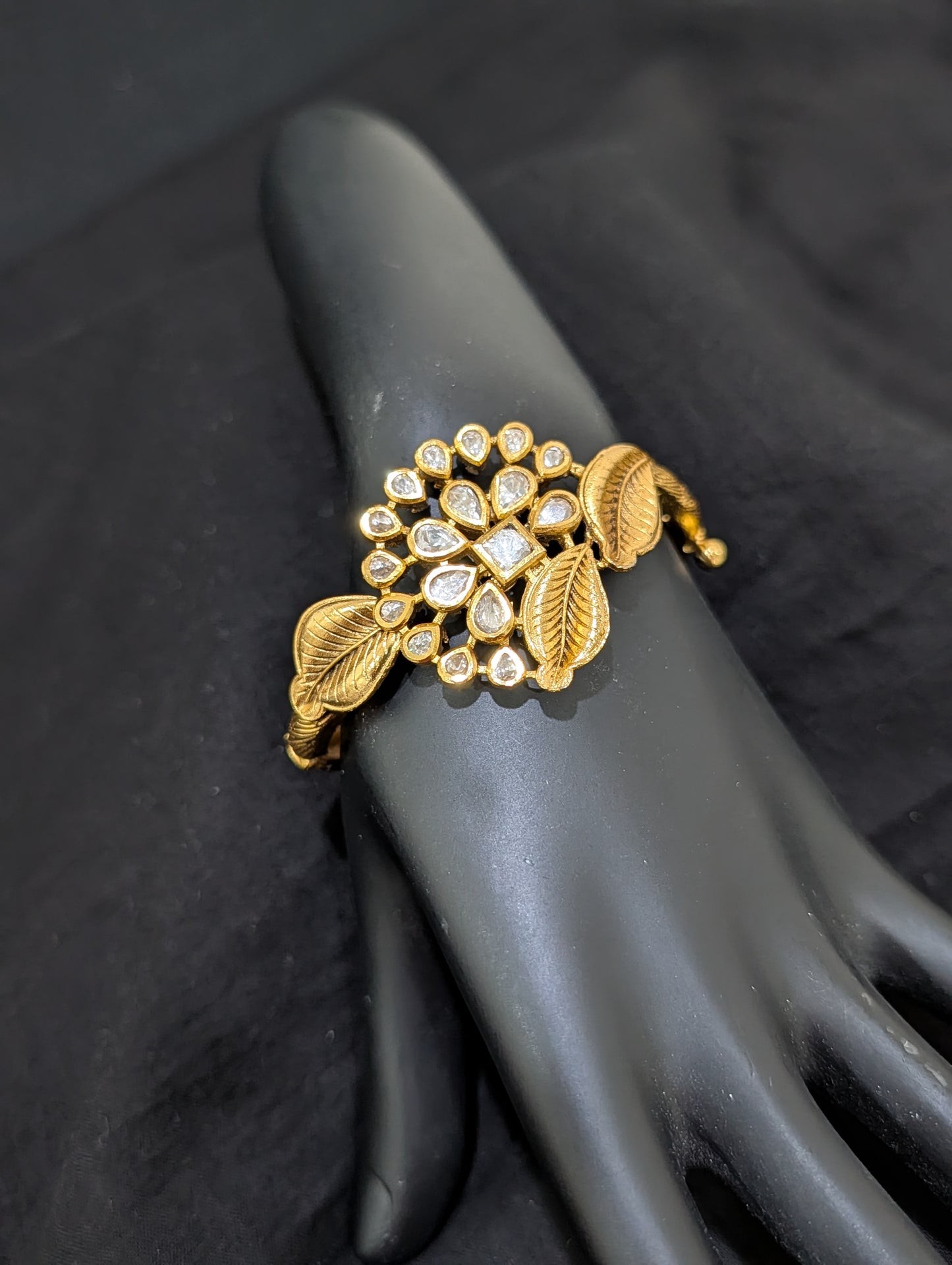Leafy flower design uncut kundan bangle bracelet - Simpliful