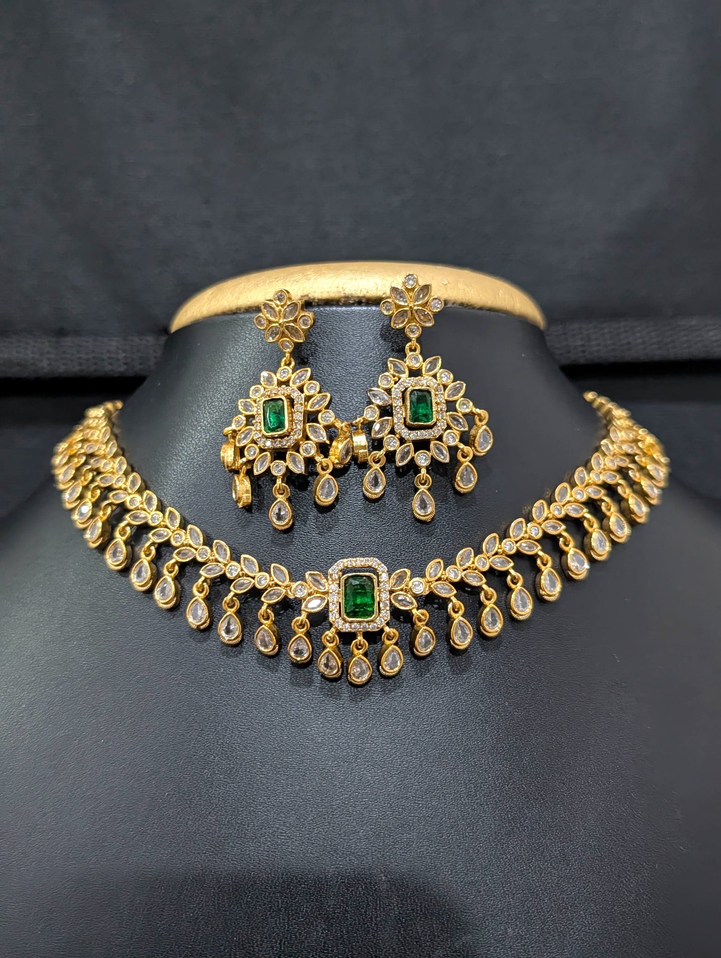 5 Colors changing Designer Choker set - Simpliful