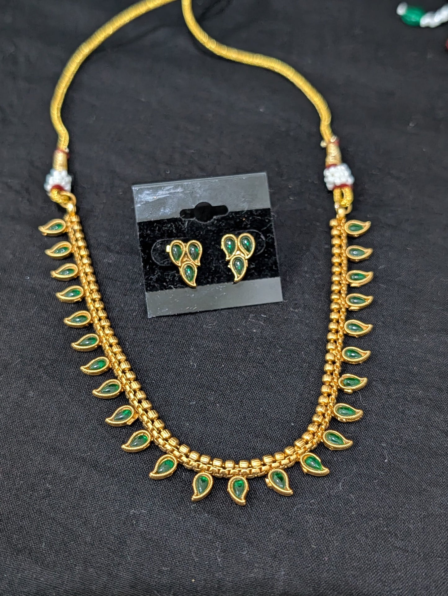 Classic Mango design Green Kemp Choker Necklace set