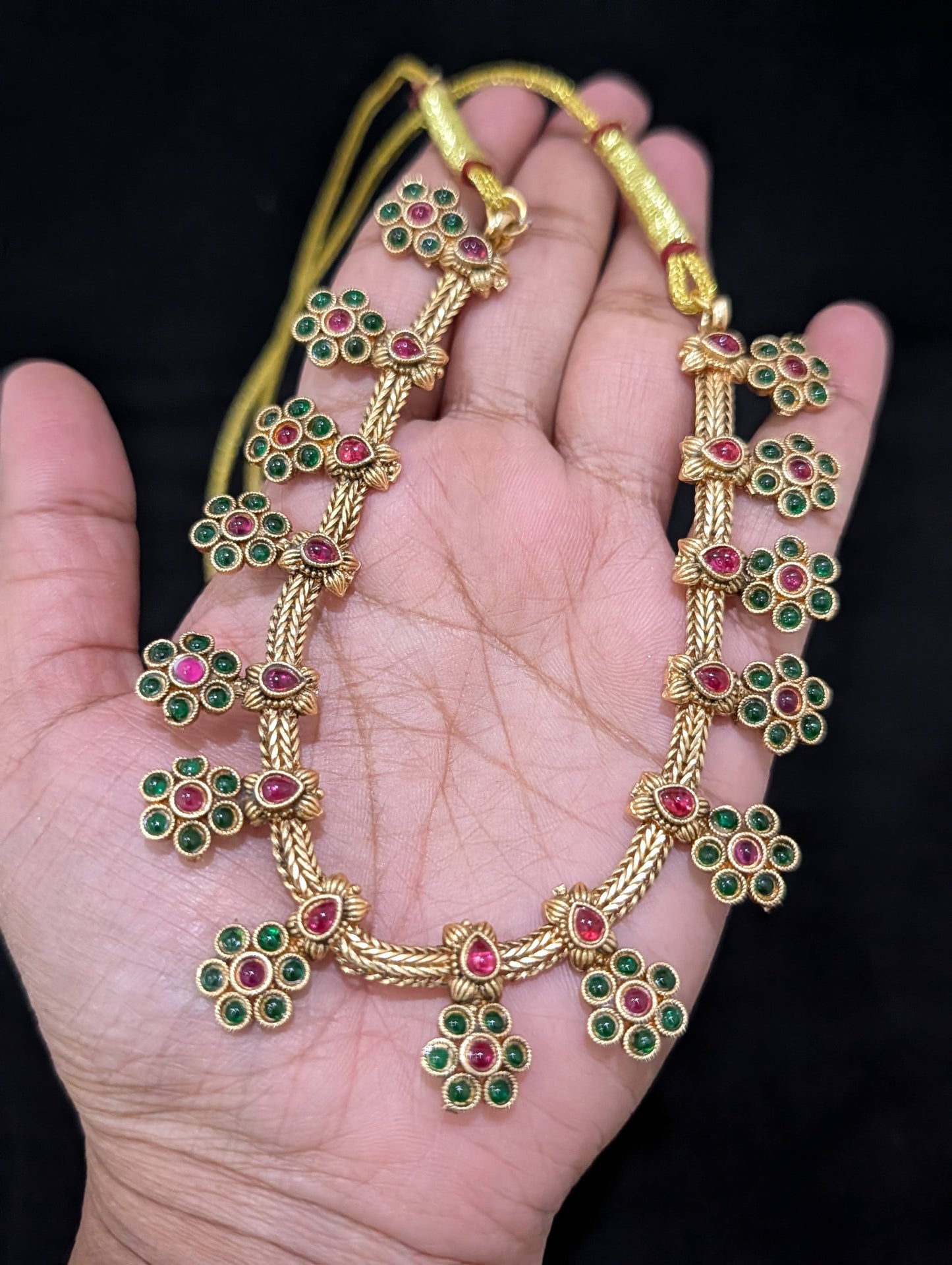 Evergreen Flower design Kemp Choker Necklace set