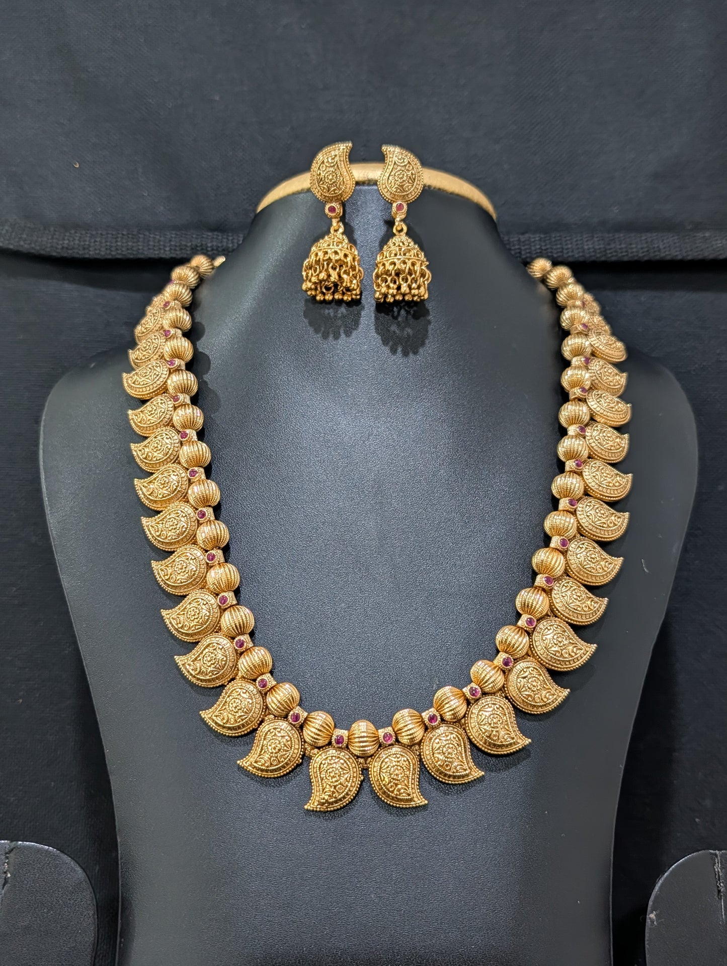 Bold Mango design Necklace and Earrings set - Simpliful