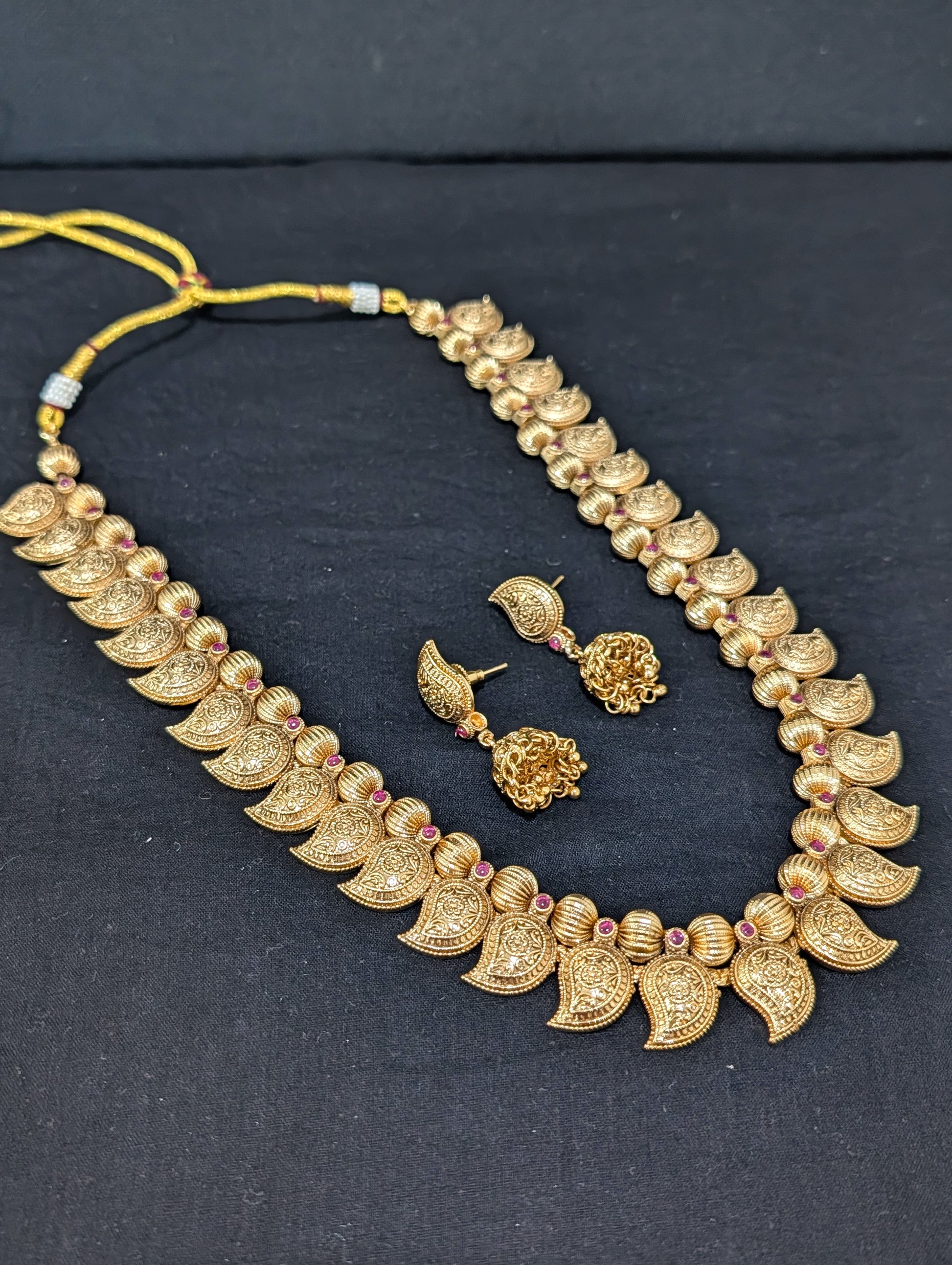 Bold Mango design Necklace and Earrings set - Simpliful
