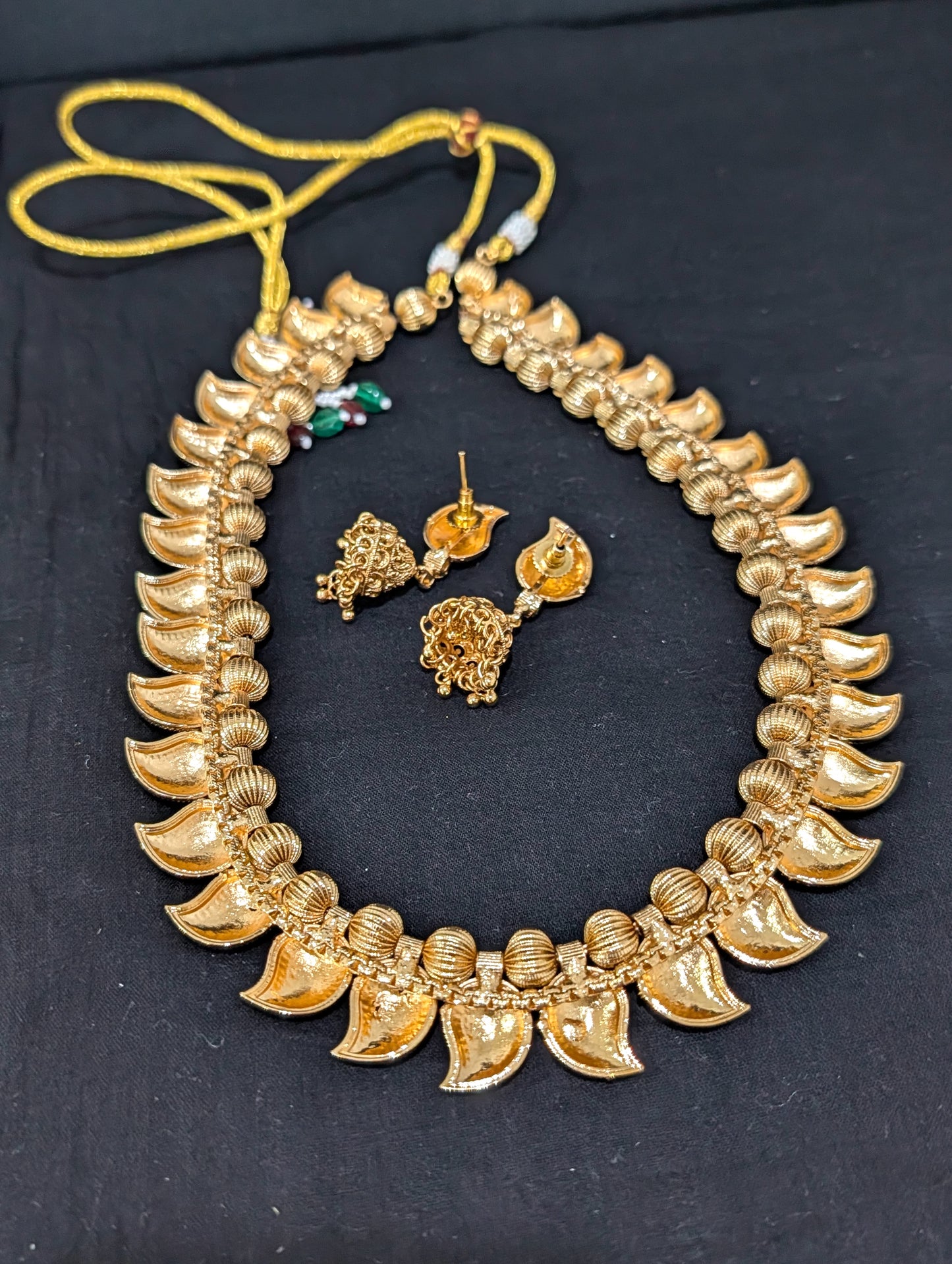 Bold Mango design Necklace and Earrings set - Simpliful