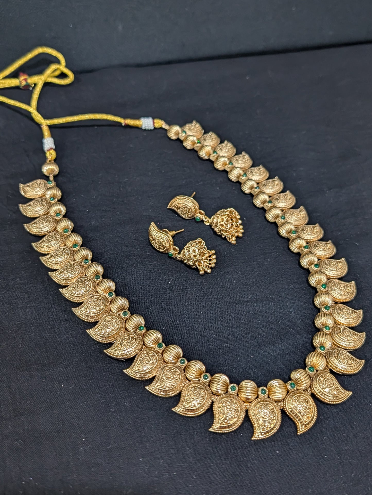 Bold Mango design Necklace and Earrings set - Simpliful