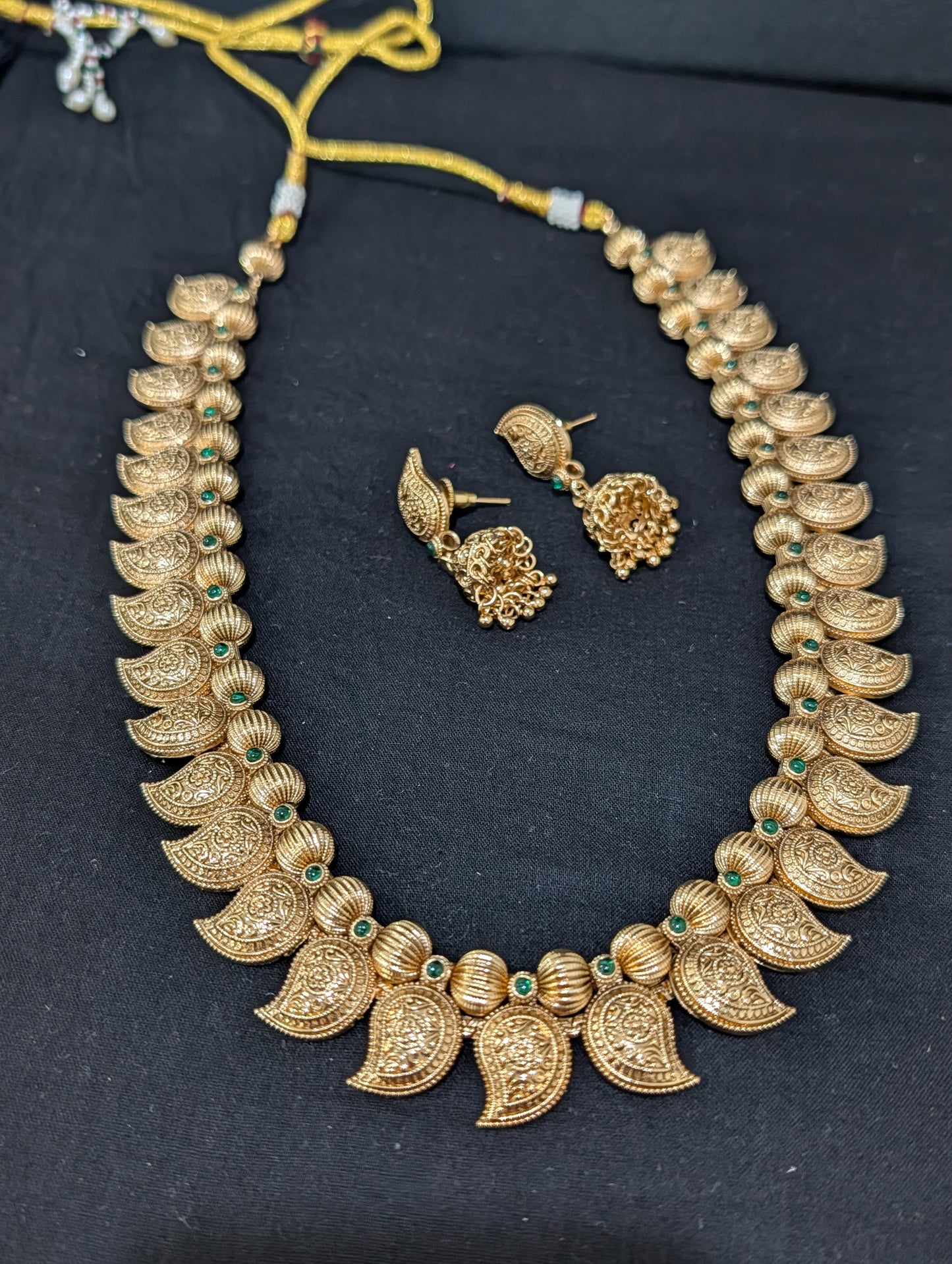 Bold Mango design Necklace and Earrings set - Simpliful