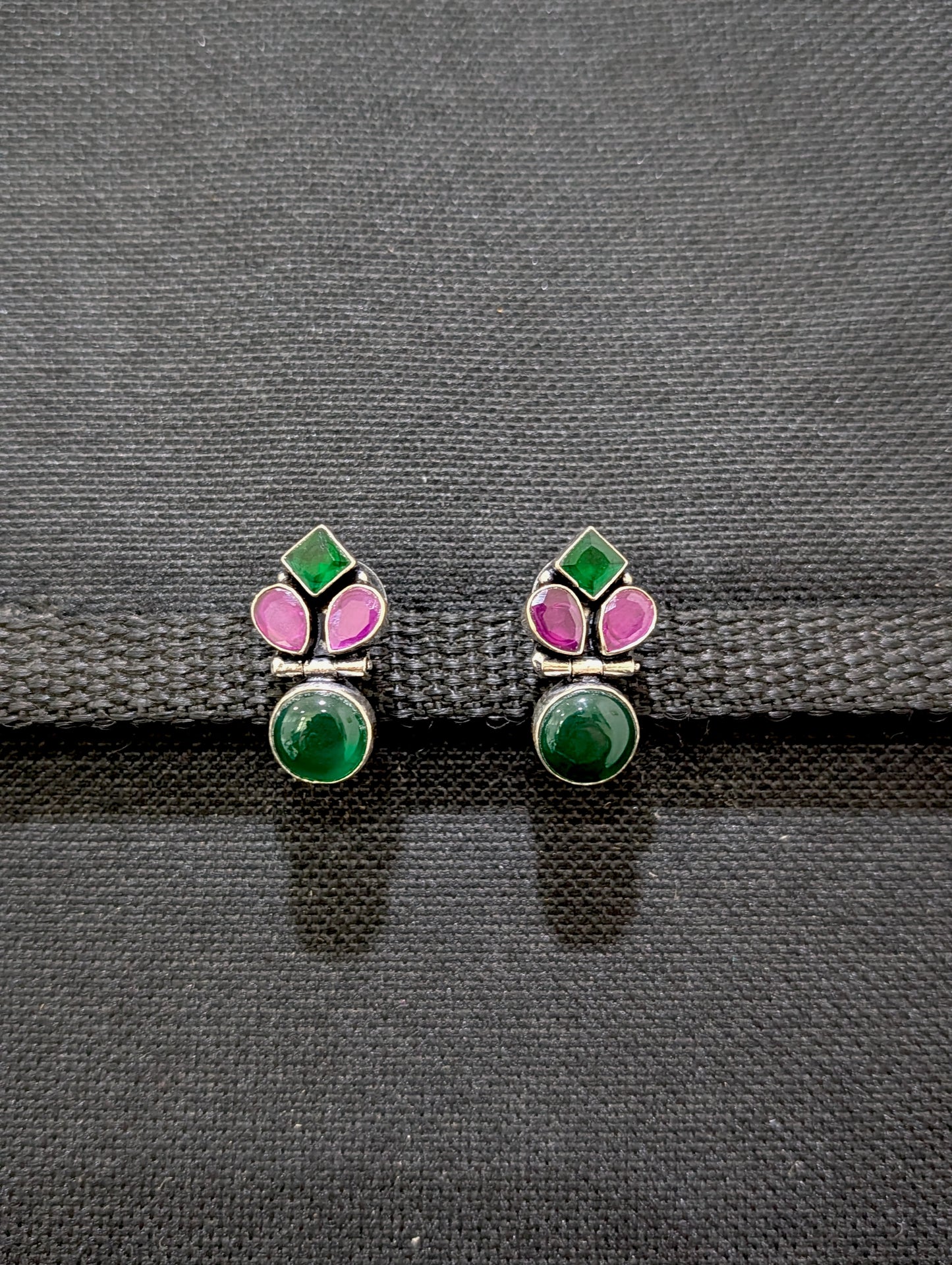 Oxidized silver Geometric shape stud earrings - Simpliful