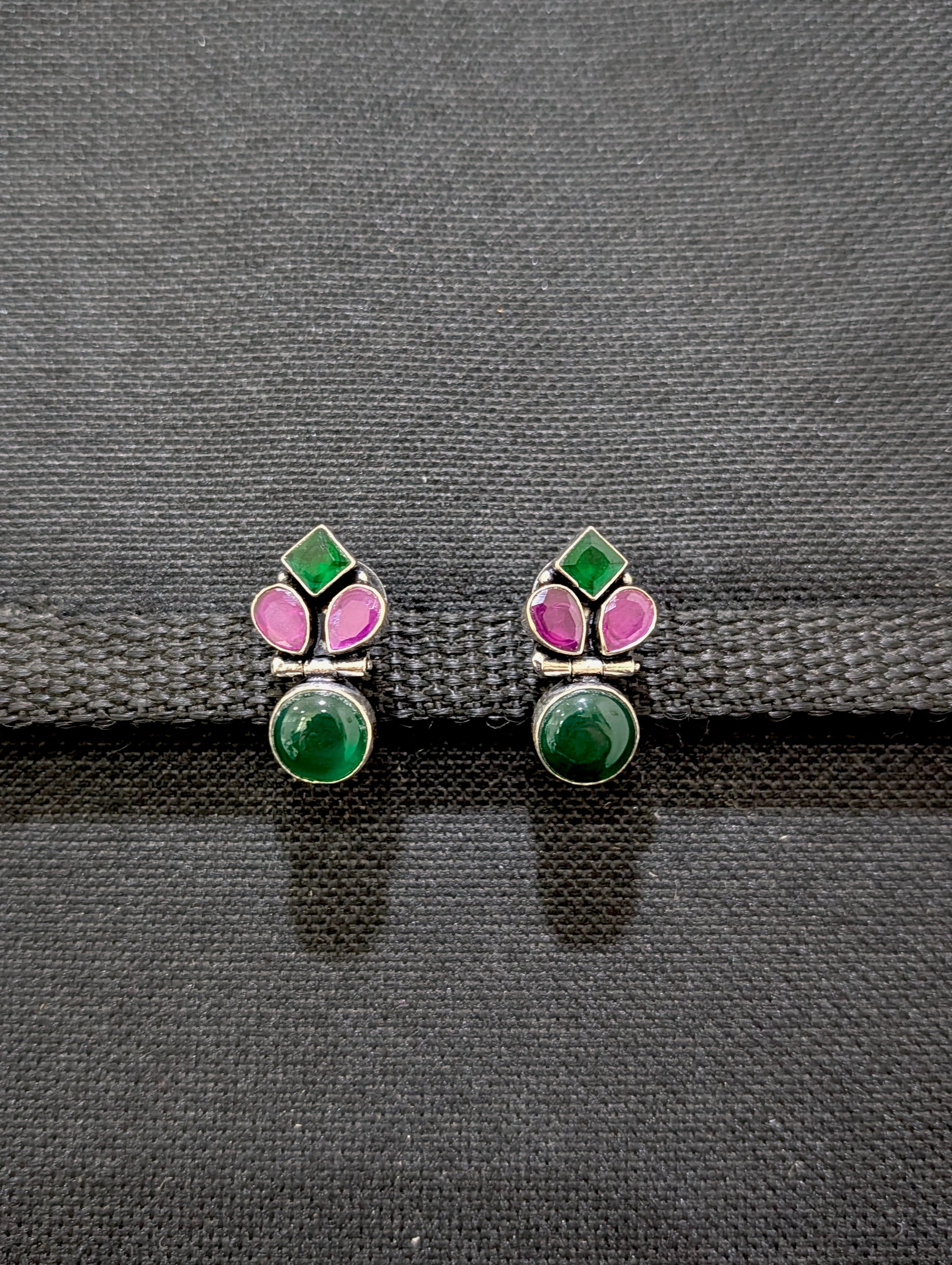 Oxidized silver Geometric shape stud earrings - Simpliful