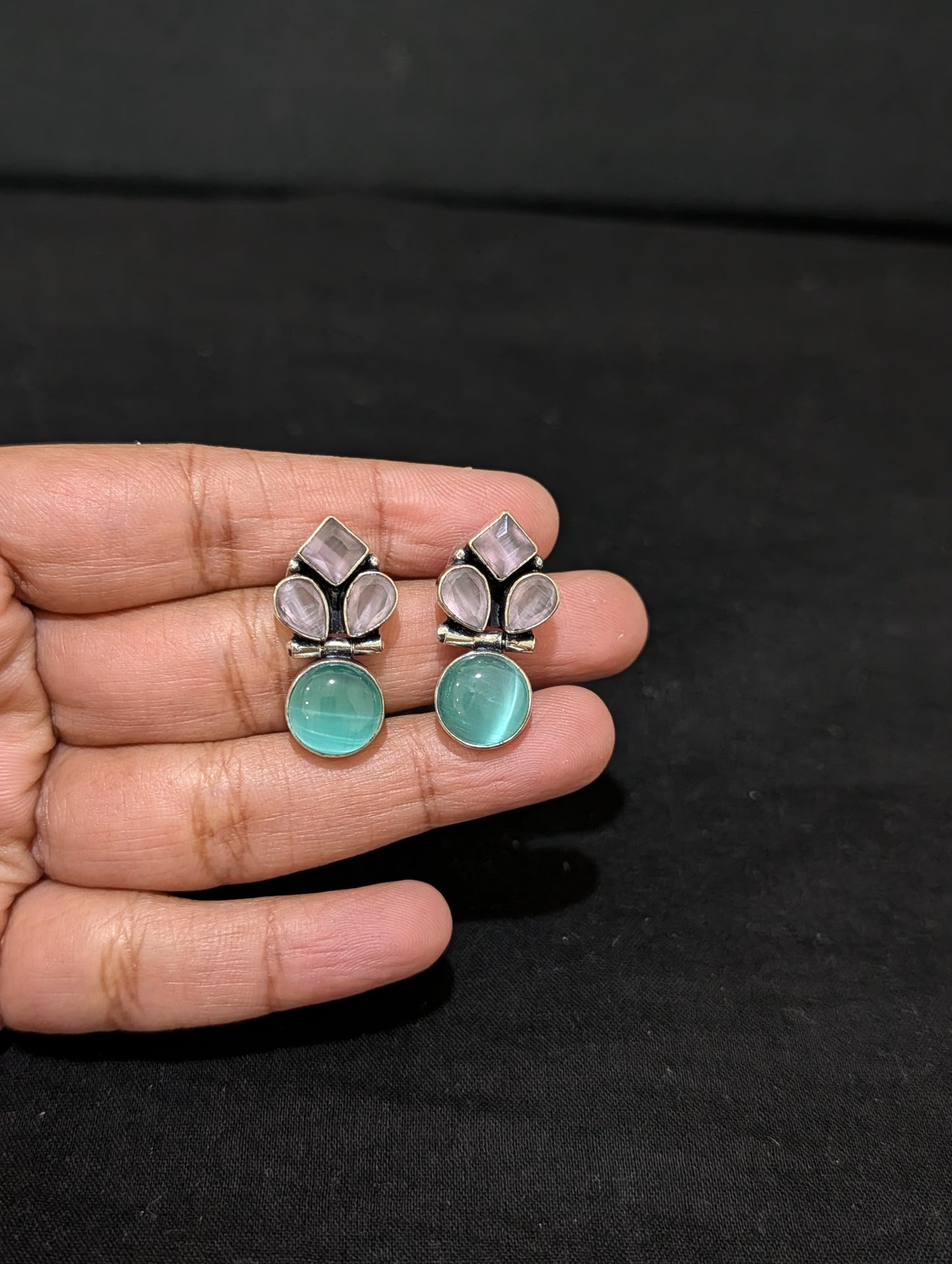 Oxidized silver Geometric shape stud earrings - Simpliful
