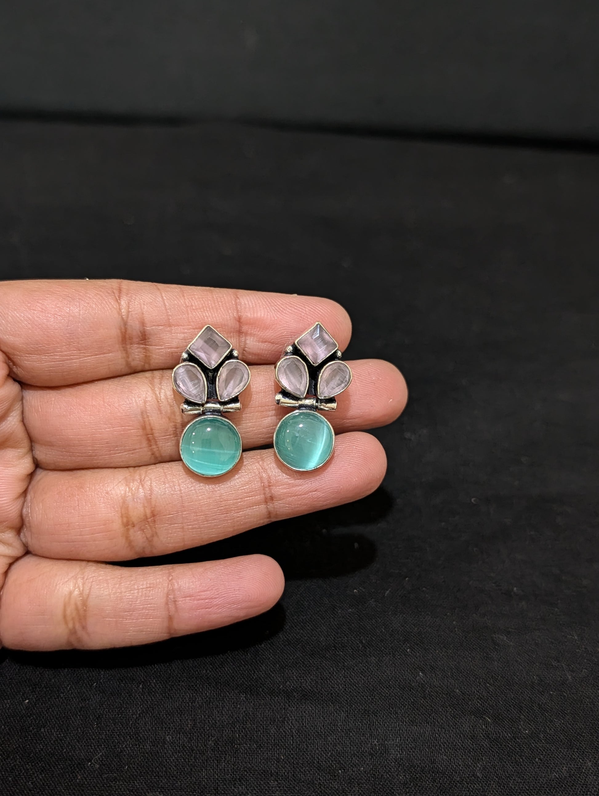 Oxidized silver Geometric shape stud earrings - Simpliful